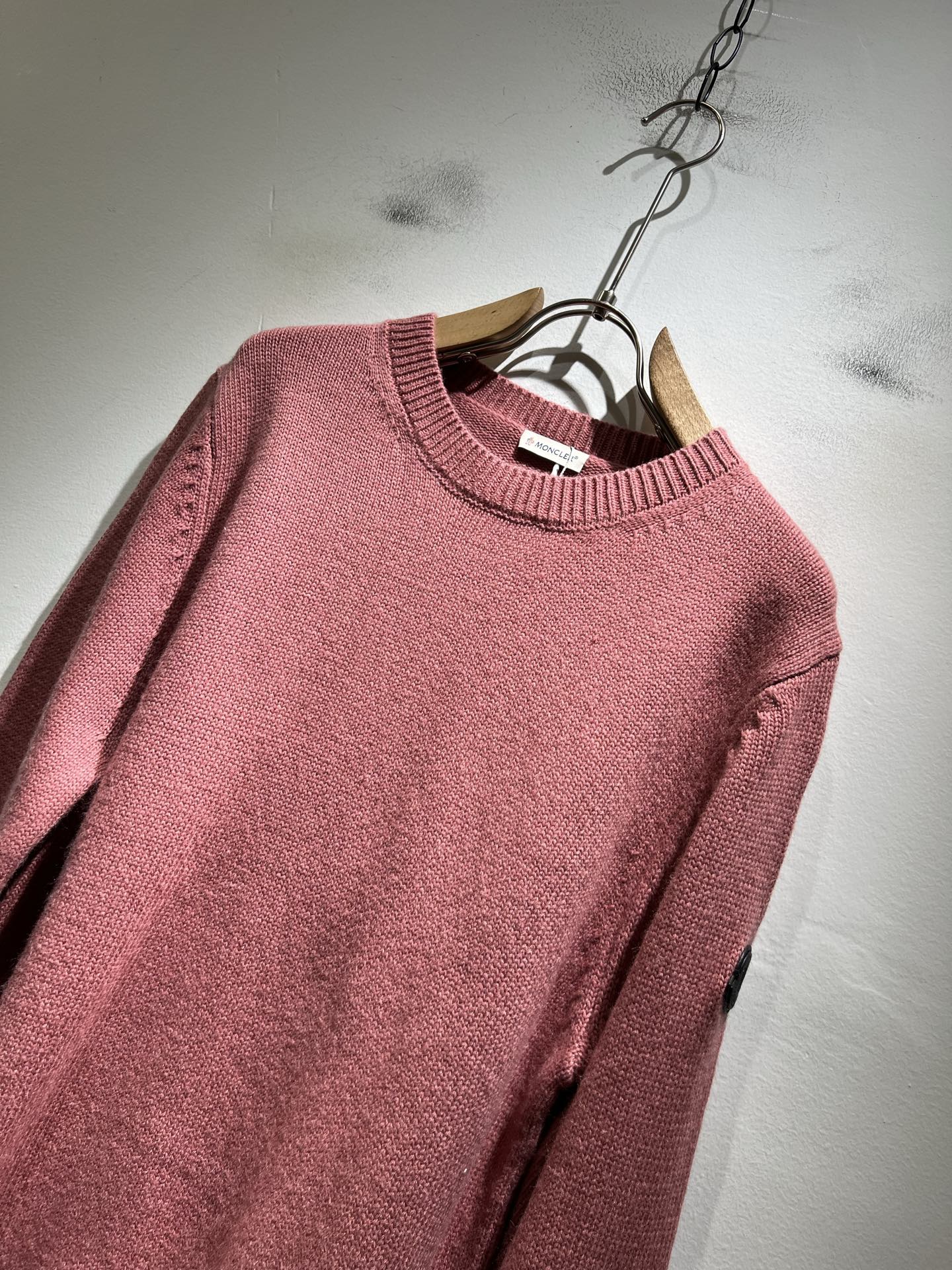 Moncl*r蒙*口 2025秋冬男女同款情侣款👫最新的贸易订单针织羊毛衫，全品相！！网红款！工艺采用针