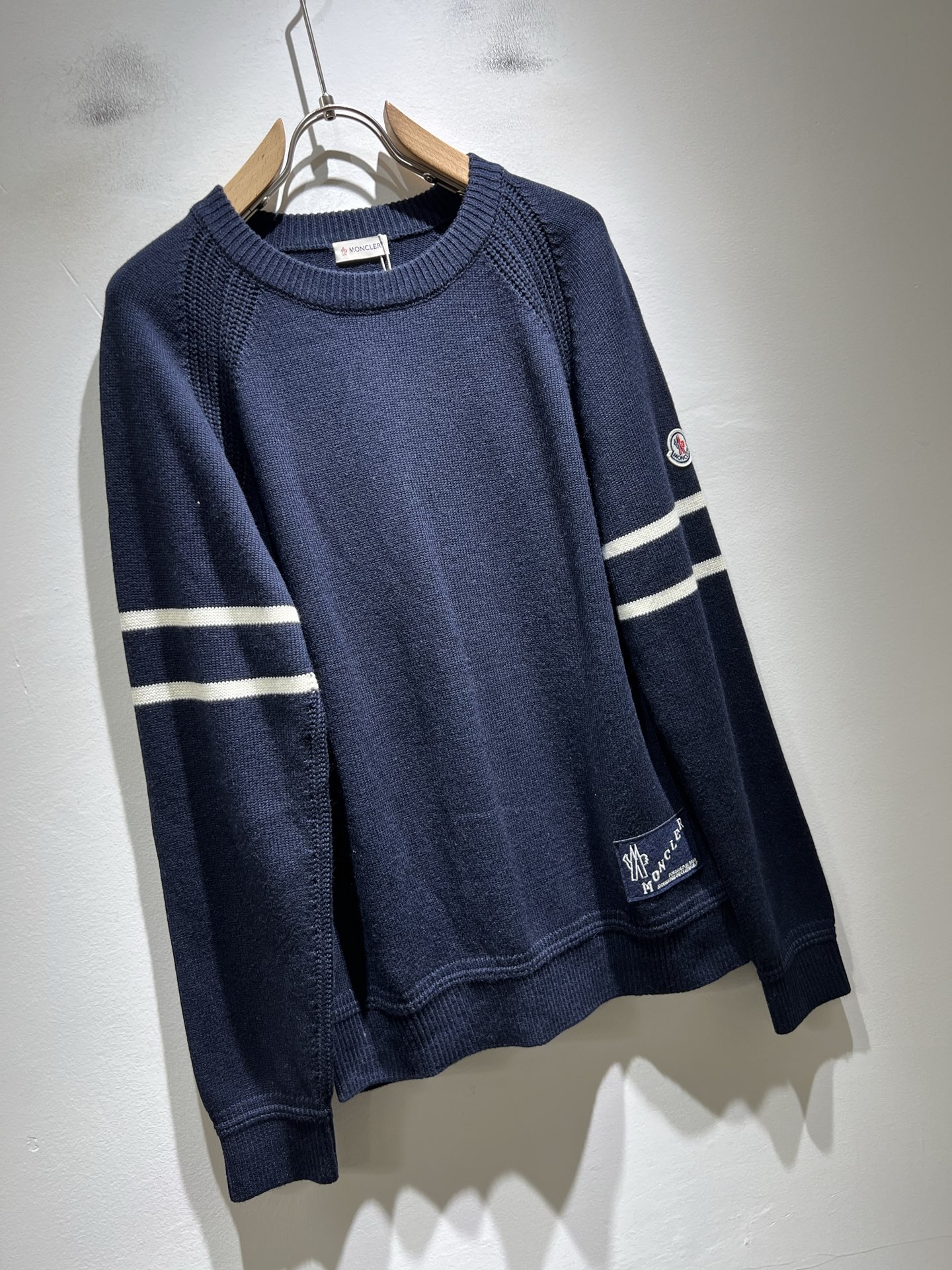 Moncl*r蒙*口 2025秋冬男女同款情侣款👫最新的贸易订单针织羊毛衫，全品相！！网红款！工艺采用针