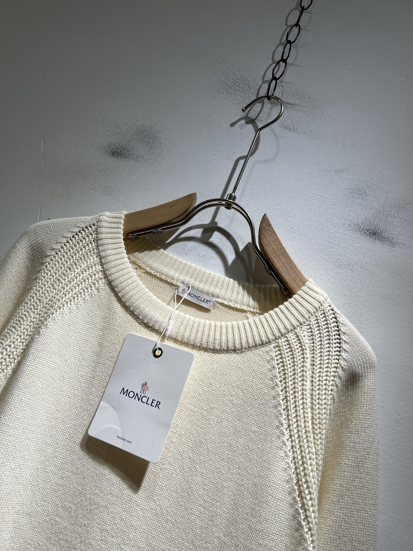 Moncl*r蒙*口 2025秋冬男女同款情侣款👫最新的贸易订单针织羊毛衫，全品相！！网红款！工艺采用针