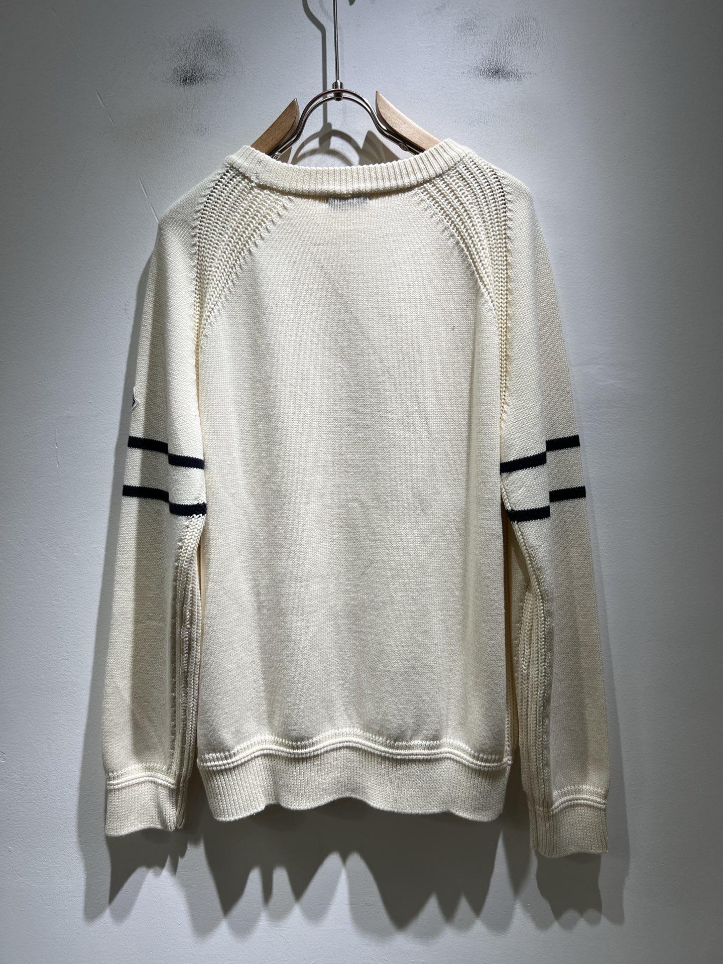 Moncl*r蒙*口 2025秋冬男女同款情侣款👫最新的贸易订单针织羊毛衫，全品相！！网红款！工艺采用针