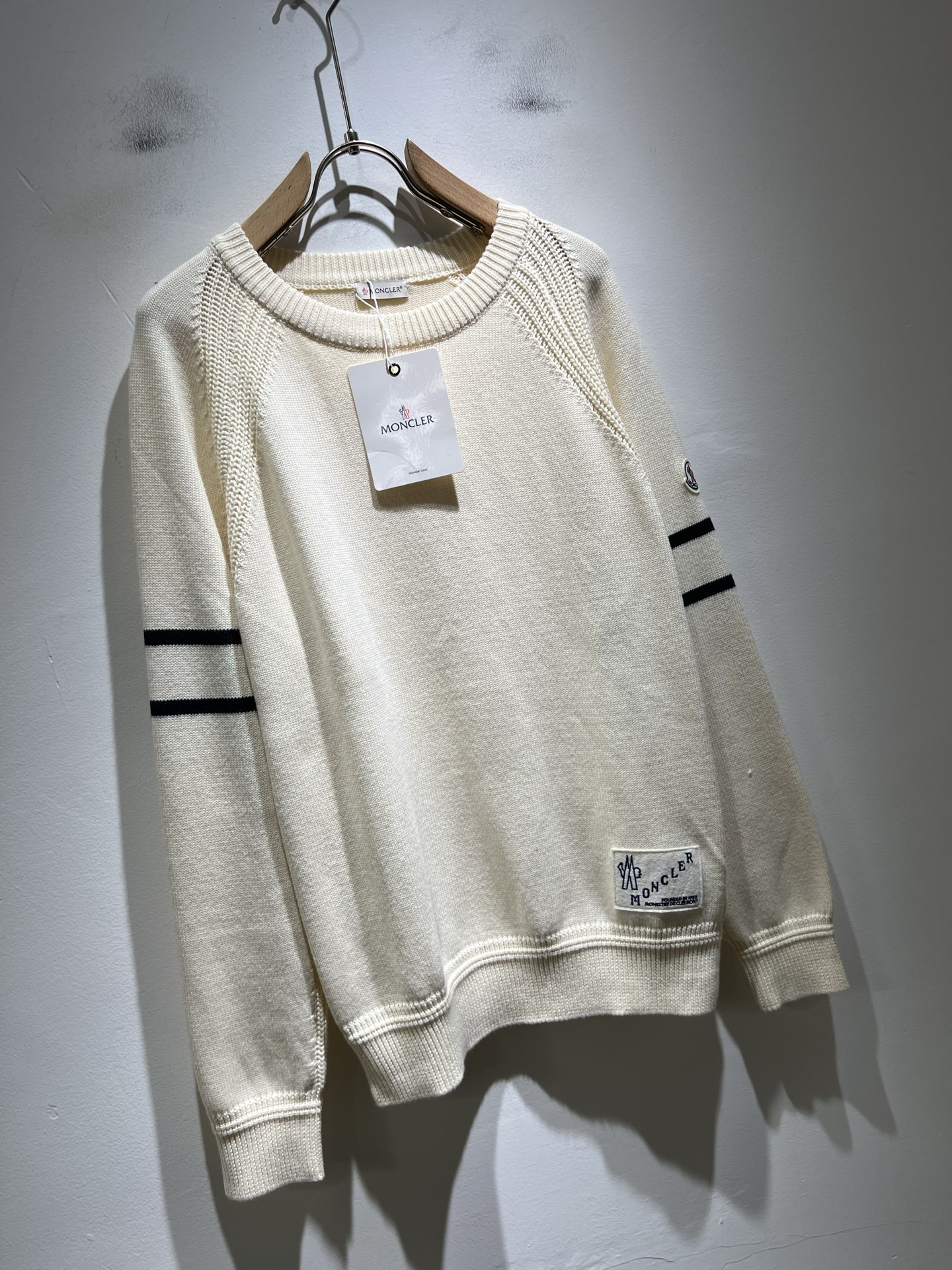 Moncl*r蒙*口 2025秋冬男女同款情侣款👫最新的贸易订单针织羊毛衫，全品相！！网红款！工艺采用针