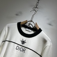 Dio*迪家 2025秋冬新款男女同款👫针织羊毛衫,专柜同步发售!定制专属羊毛🐑面料,从容百搭,档次极高 Dio*迪家 2025秋冬新款男女同款👫针织羊毛衫,专柜同步发售!定制专属羊毛🐑面料,从容百搭,档次极高
