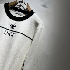 Dio*迪家 2025秋冬新款男女同款👫针织羊毛衫,专柜同步发售!定制专属羊毛🐑面料,从容百搭,档次极高 Dio*迪家 2025秋冬新款男女同款👫针织羊毛衫,专柜同步发售!定制专属羊毛🐑面料,从容百搭,档次极高