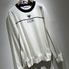 Dio*迪家 2025秋冬新款男女同款👫针织羊毛衫,专柜同步发售!定制专属羊毛🐑面料,从容百搭,档次极高 Dio*迪家 2025秋冬新款男女同款👫针织羊毛衫,专柜同步发售!定制专属羊毛🐑面料,从容百搭,档次极高