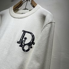 Dio*迪家 2025秋冬新款男女同款👫针织羊毛衫,专柜同步发售!定制专属羊毛🐑面料,从容百搭,档次极高 Dio*迪家 2025秋冬新款男女同款👫针织羊毛衫,专柜同步发售!定制专属羊毛🐑面料,从容百搭,档次极高