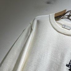 Dio*迪家 2025秋冬新款男女同款👫针织羊毛衫,专柜同步发售!定制专属羊毛🐑面料,从容百搭,档次极高 Dio*迪家 2025秋冬新款男女同款👫针织羊毛衫,专柜同步发售!定制专属羊毛🐑面料,从容百搭,档次极高