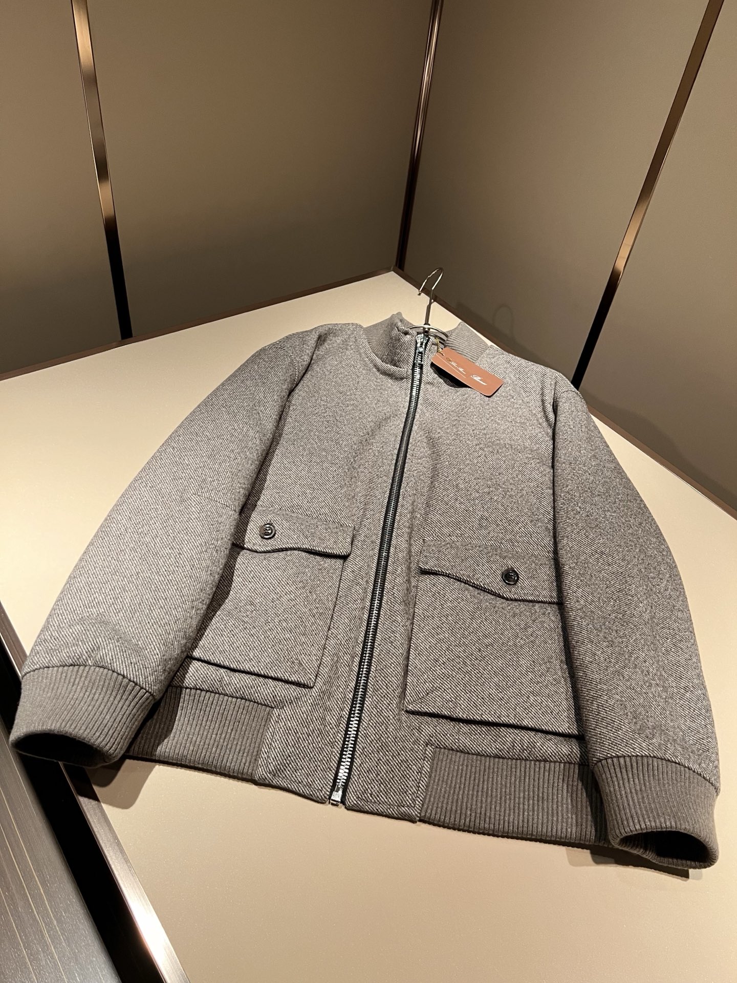 Loro Piana诺悠翩雅 2025秋冬新款男女同款👫 羊毛羽绒服外套，贸易公司渠道稀出，同步官网发售