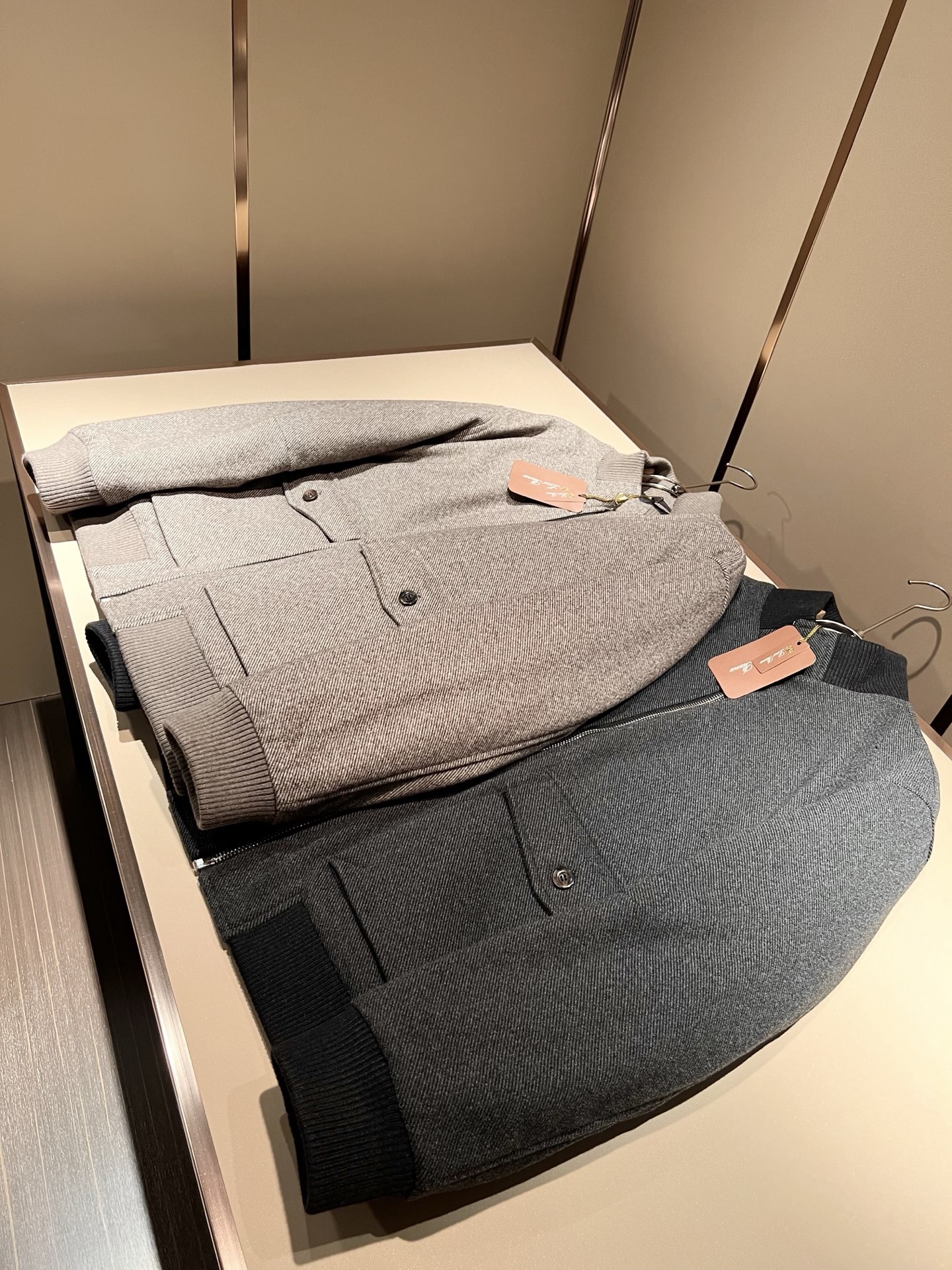 Loro Piana诺悠翩雅 2025秋冬新款男女同款👫 羊毛羽绒服外套，贸易公司渠道稀出，同步官网发售