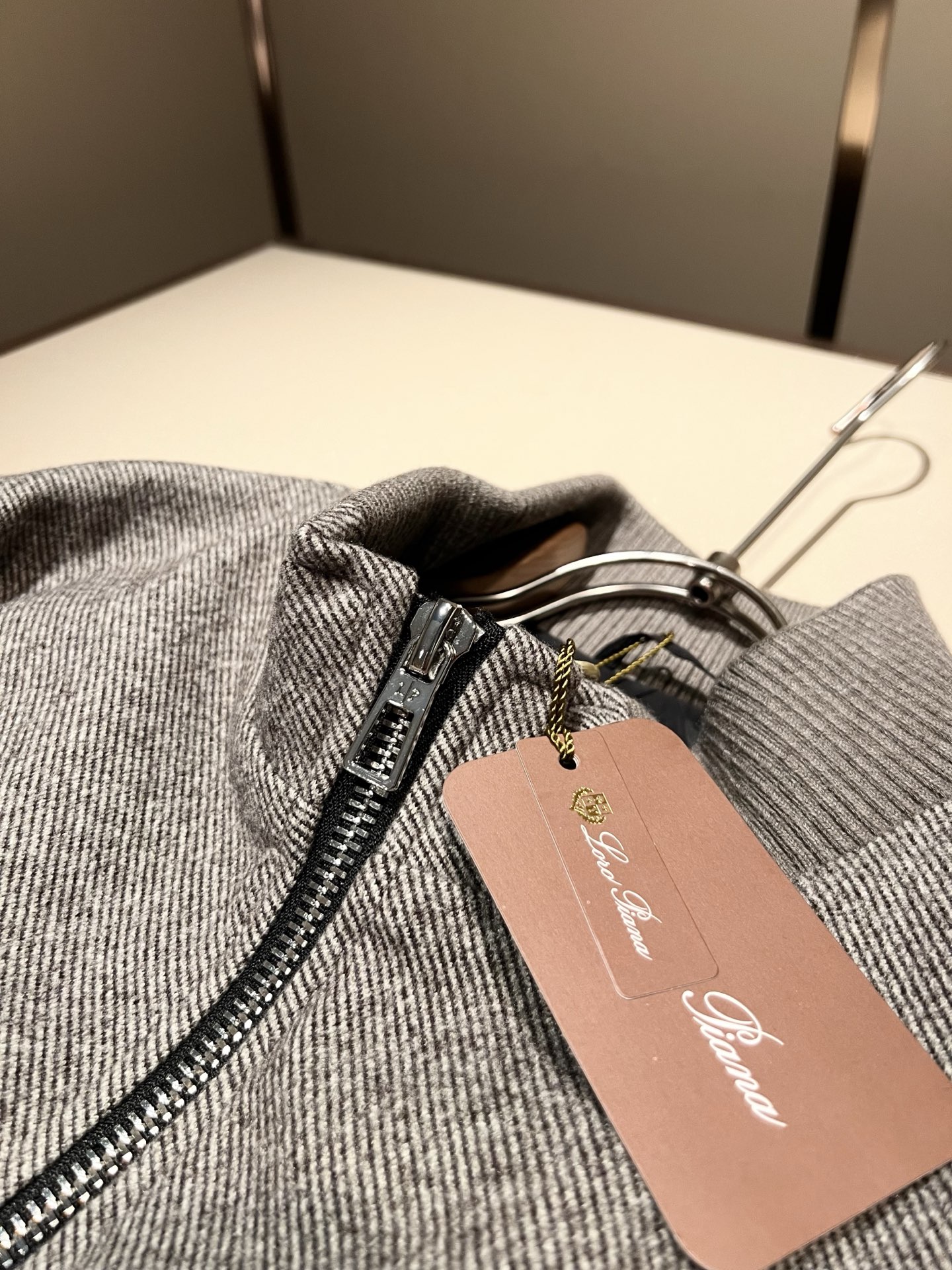 Loro Piana诺悠翩雅 2025秋冬新款男女同款👫 羊毛羽绒服外套，贸易公司渠道稀出，同步官网发售