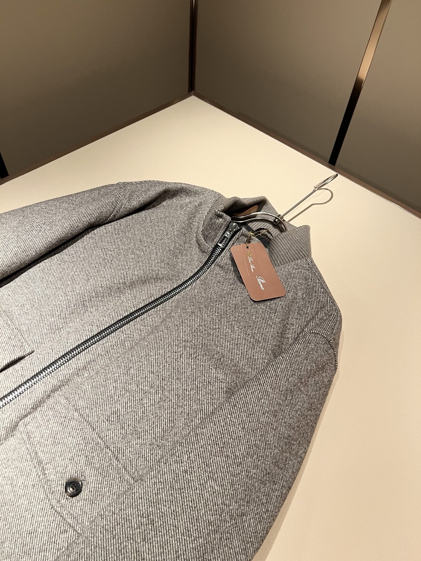 Loro Piana诺悠翩雅 2025秋冬新款男女同款👫 羊毛羽绒服外套，贸易公司渠道稀出，同步官网发售