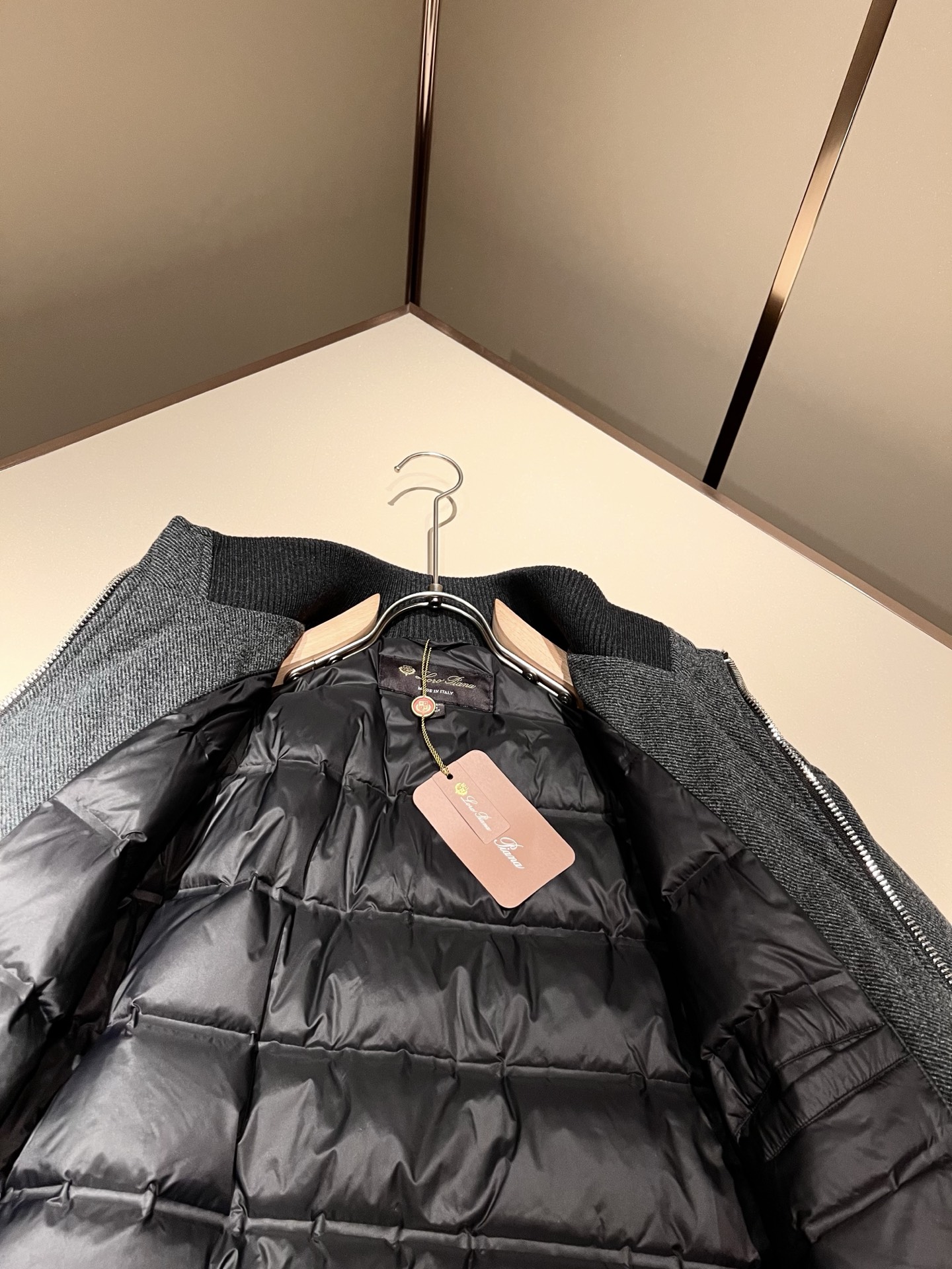 Loro Piana诺悠翩雅 2025秋冬新款男女同款👫 羊毛羽绒服外套！贸易公司渠道稀出，同步官网发售