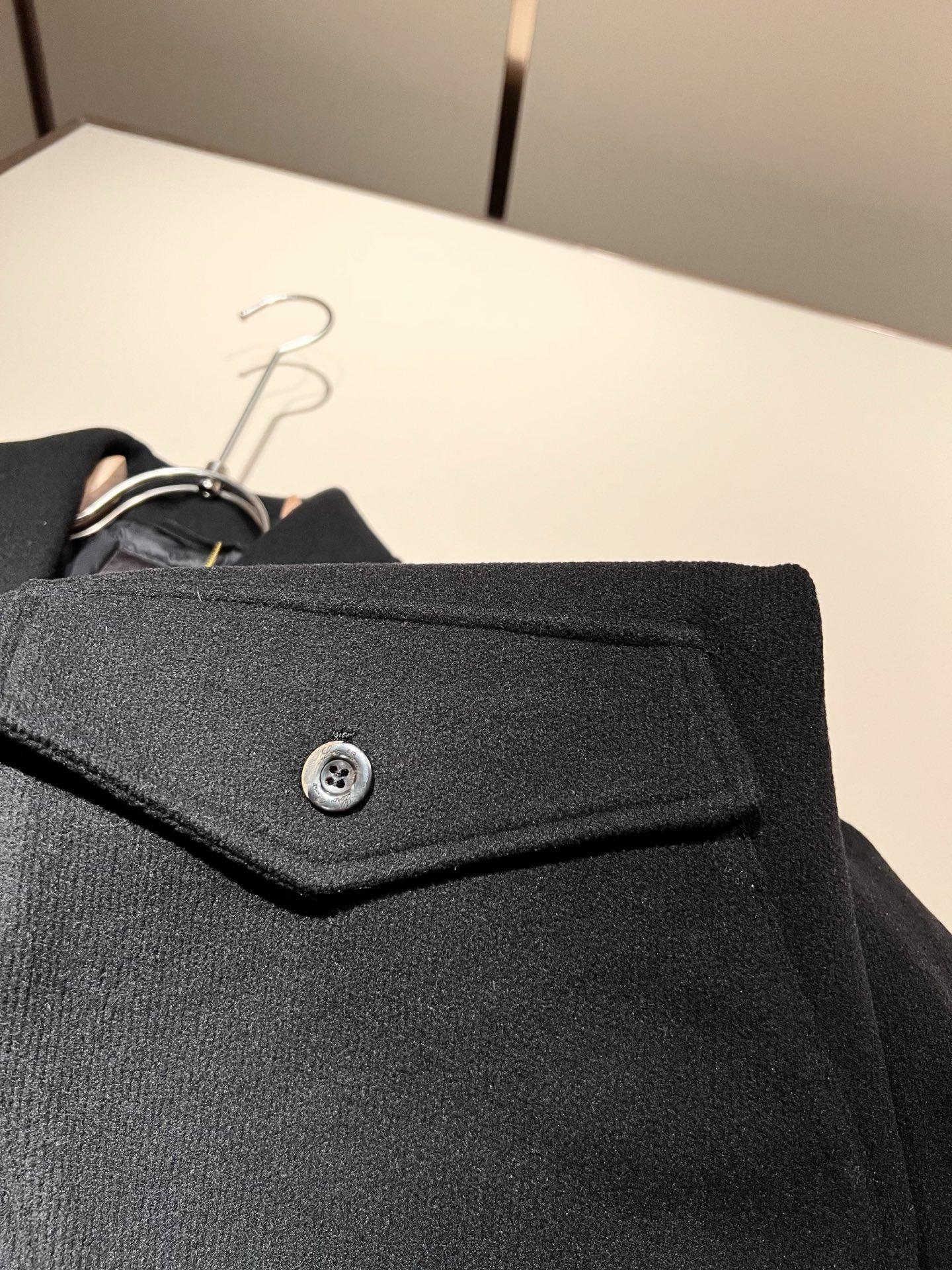 Loro Piana诺悠翩雅 2025秋冬新款男女同款👫 羊毛羽绒服外套，胸前刺绣logo修饰！贸易公司