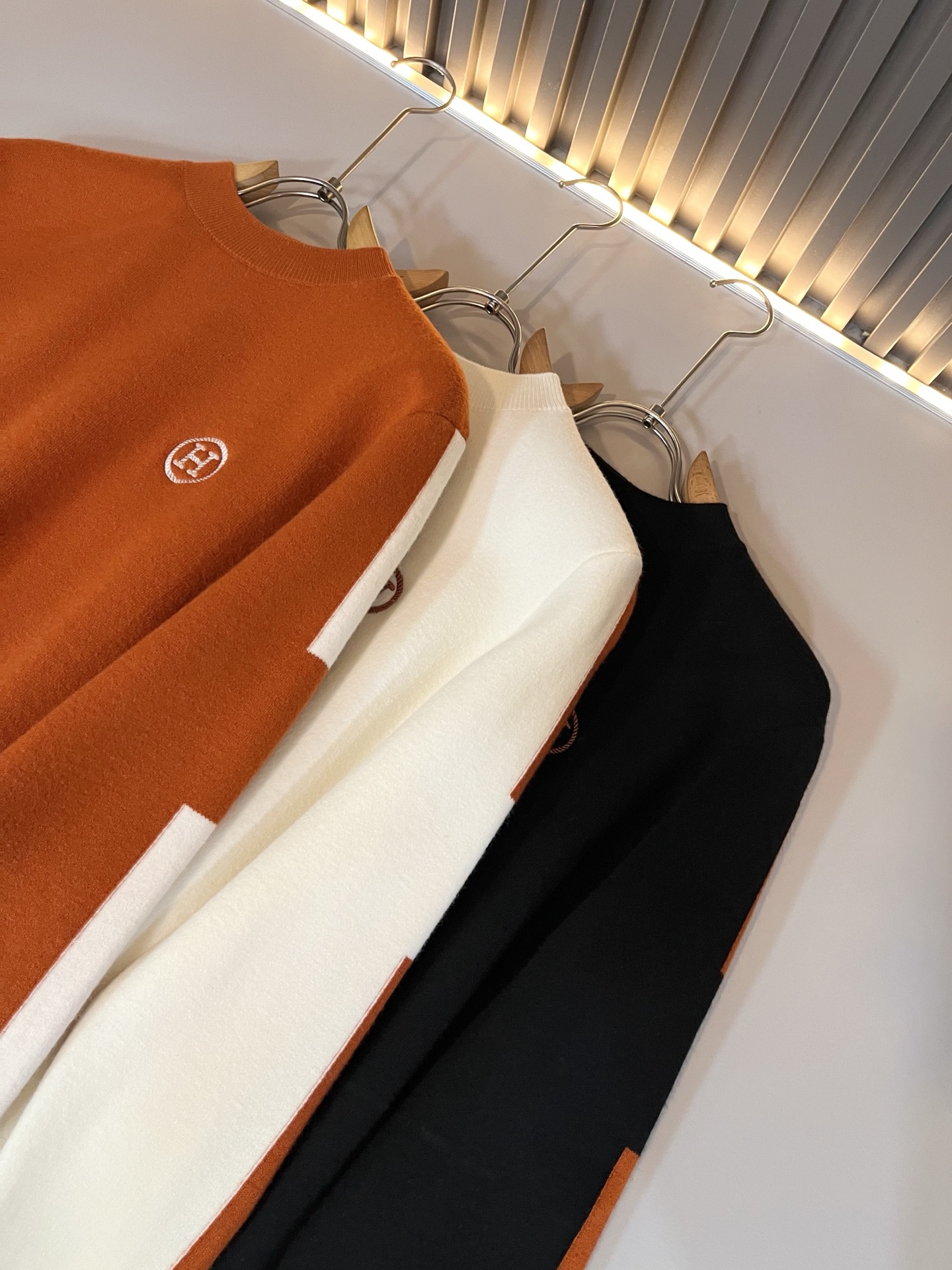 Her*mes爱*仕2025秋冬新款男士针织羊毛衫，全新升级百搭基础款，低调奢华，品格之选！甄选优质精选