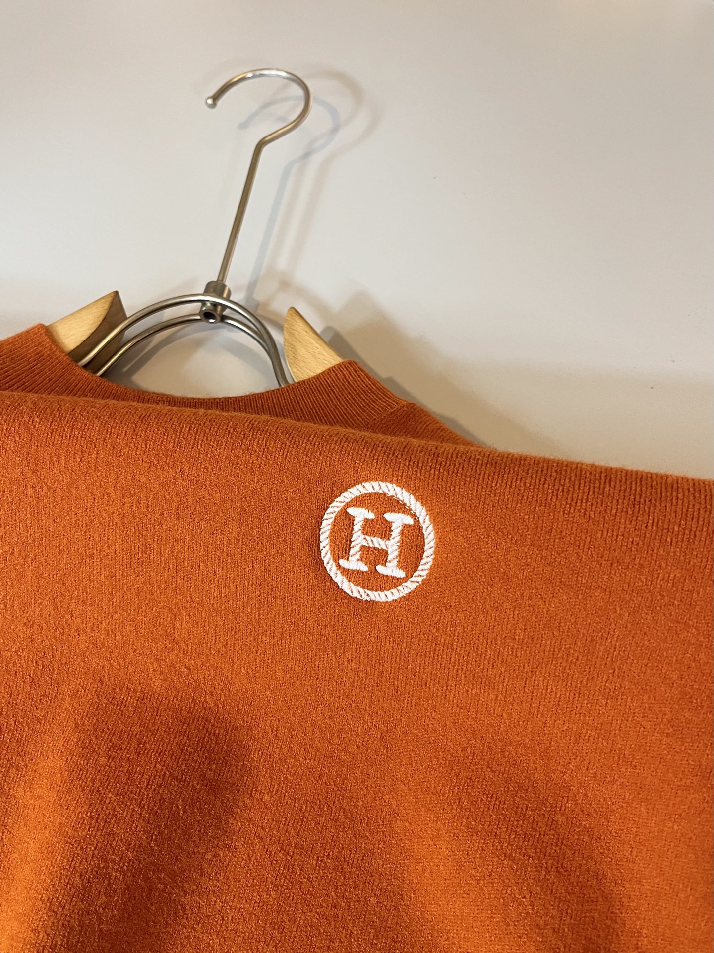 Her*mes爱*仕2025秋冬新款男士针织羊毛衫，全新升级百搭基础款，低调奢华，品格之选！甄选优质精选