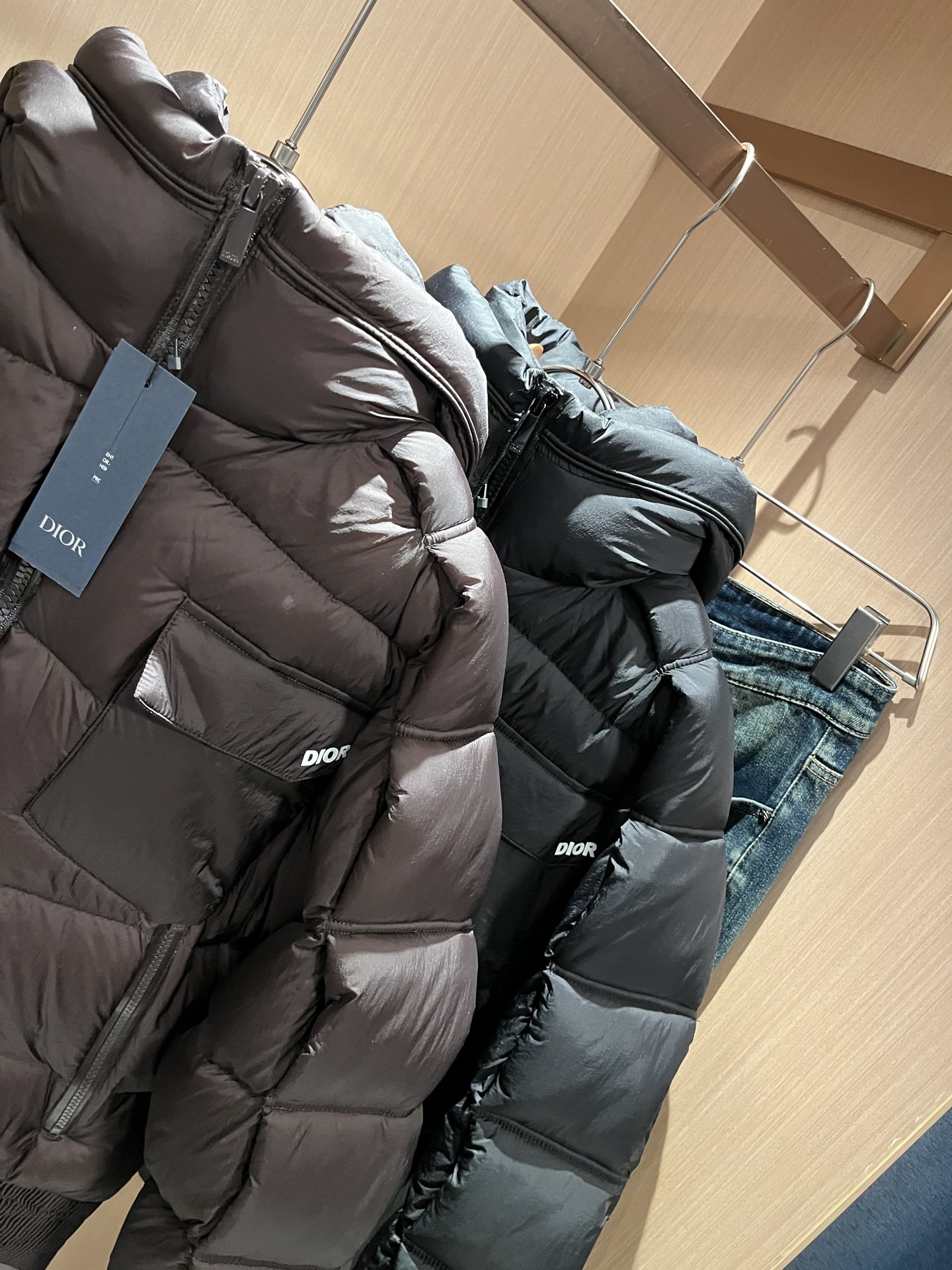 Dio*r迪*奥2025秋冬男女同款👫休闲羽绒服外套，最新时尚休闲夹克，贸易公司渠道稀出，同步官网发售，