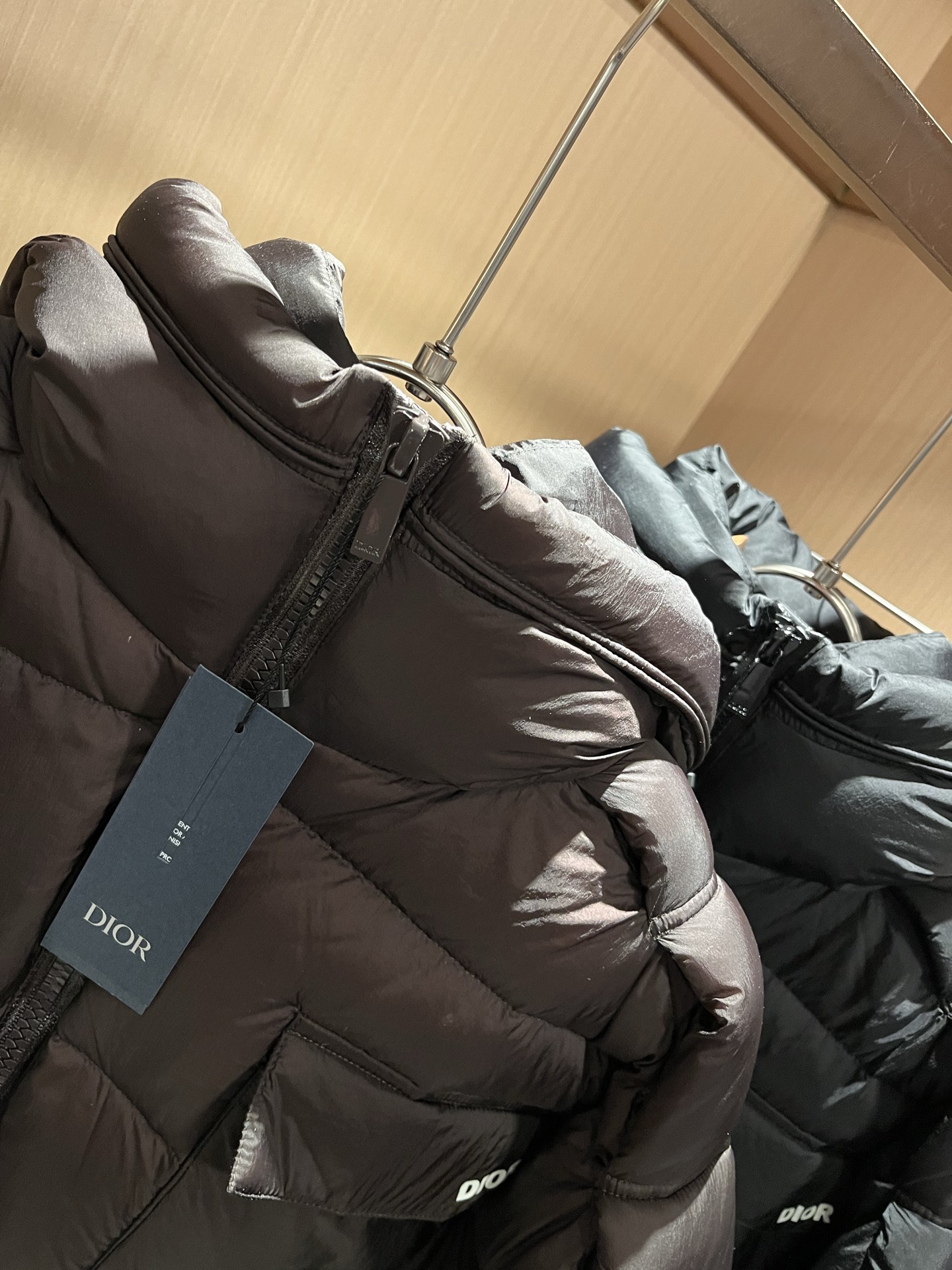 Dio*r迪*奥2025秋冬男女同款👫休闲羽绒服外套，最新时尚休闲夹克，贸易公司渠道稀出，同步官网发售，