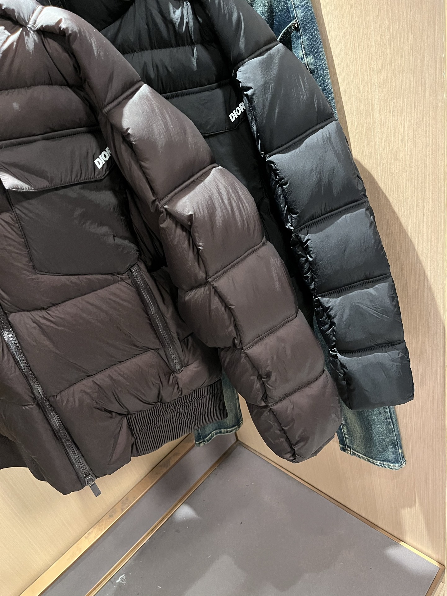 Dio*r迪*奥2025秋冬男女同款👫休闲羽绒服外套，最新时尚休闲夹克，贸易公司渠道稀出，同步官网发售，