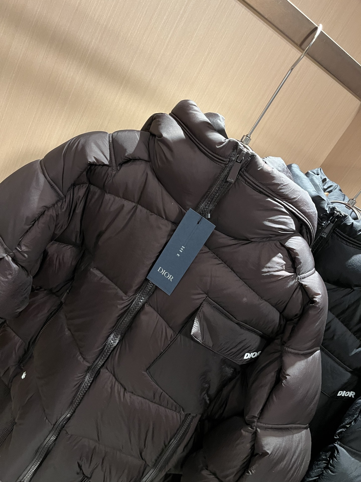 Dio*r迪*奥2025秋冬男女同款👫休闲羽绒服外套，最新时尚休闲夹克，贸易公司渠道稀出，同步官网发售，