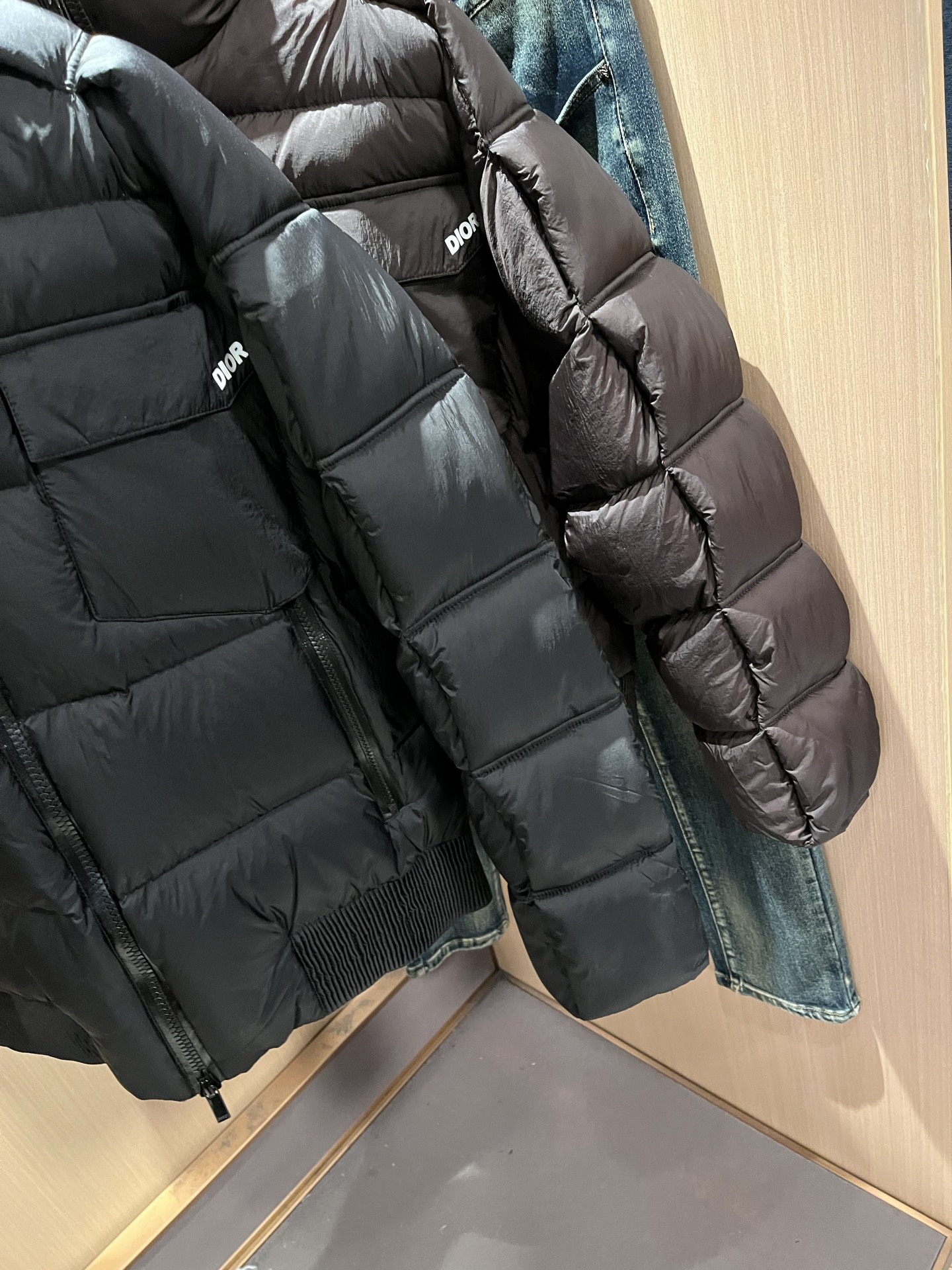 Dio*r迪*奥2025秋冬男女同款👫休闲羽绒服外套，最新时尚休闲夹克，贸易公司渠道稀出，同步官网发售，