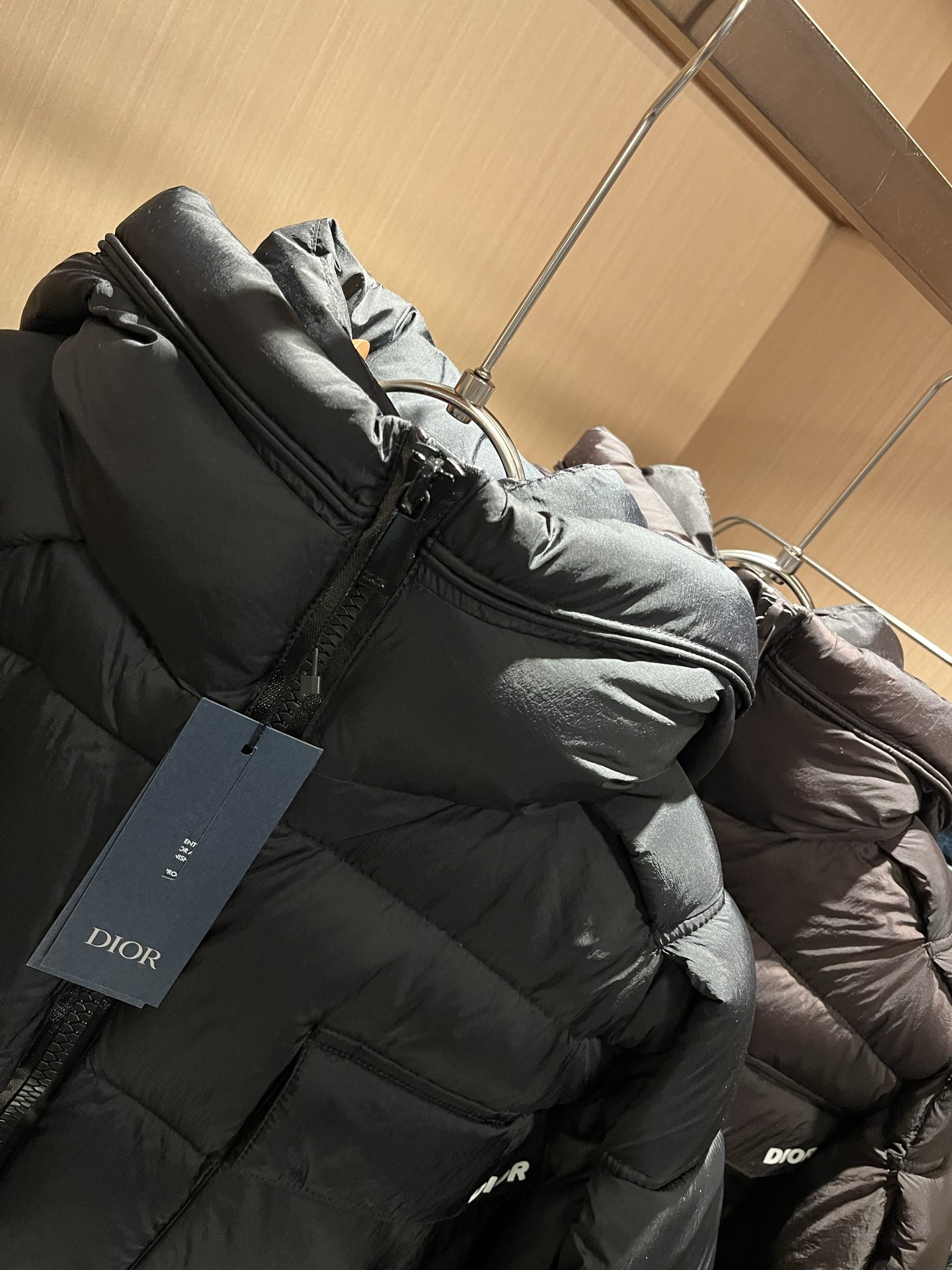 Dio*r迪*奥2025秋冬男女同款👫休闲羽绒服外套，最新时尚休闲夹克，贸易公司渠道稀出，同步官网发售，