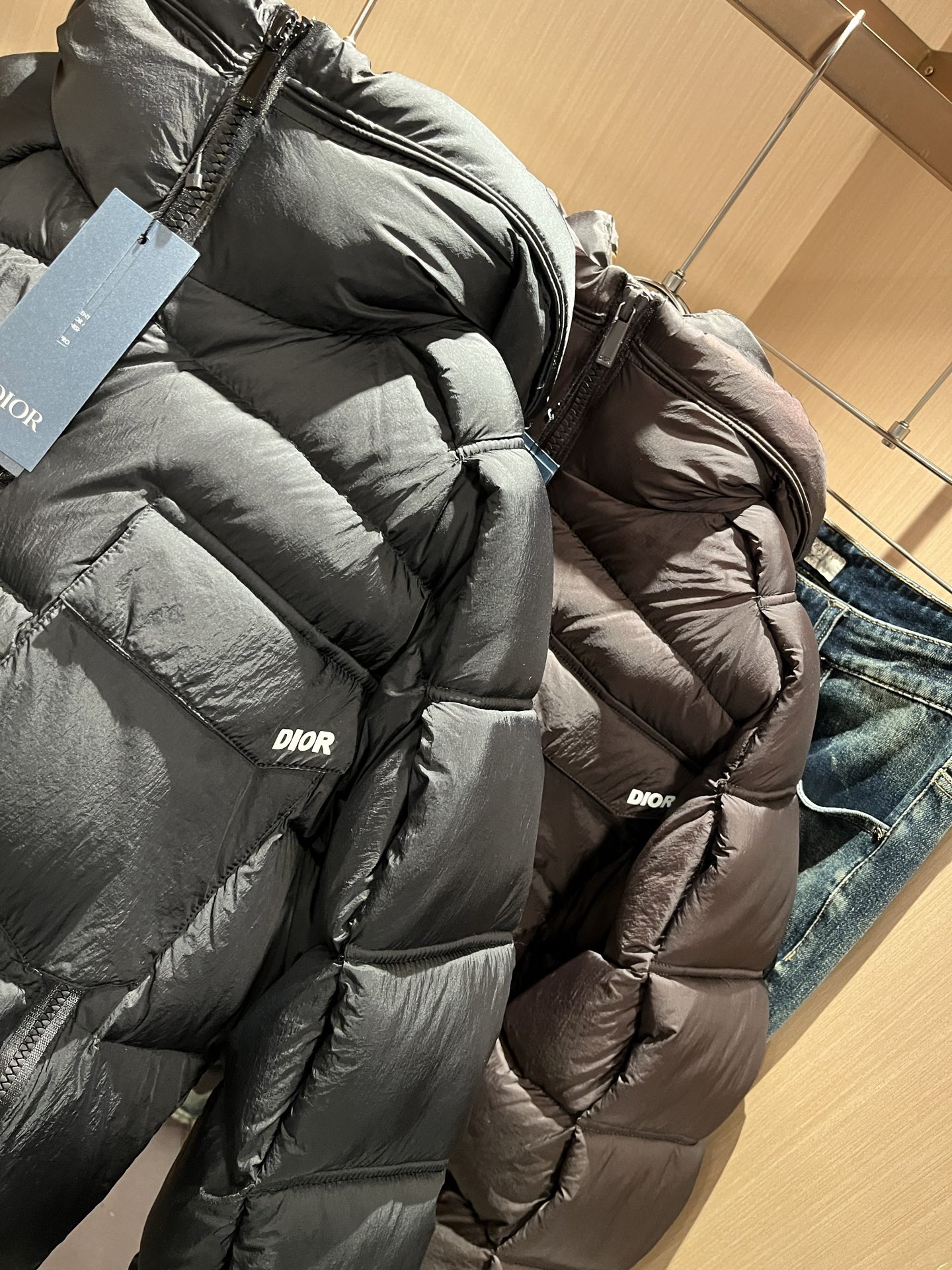 Dio*r迪*奥2025秋冬男女同款👫休闲羽绒服外套，最新时尚休闲夹克，贸易公司渠道稀出，同步官网发售，