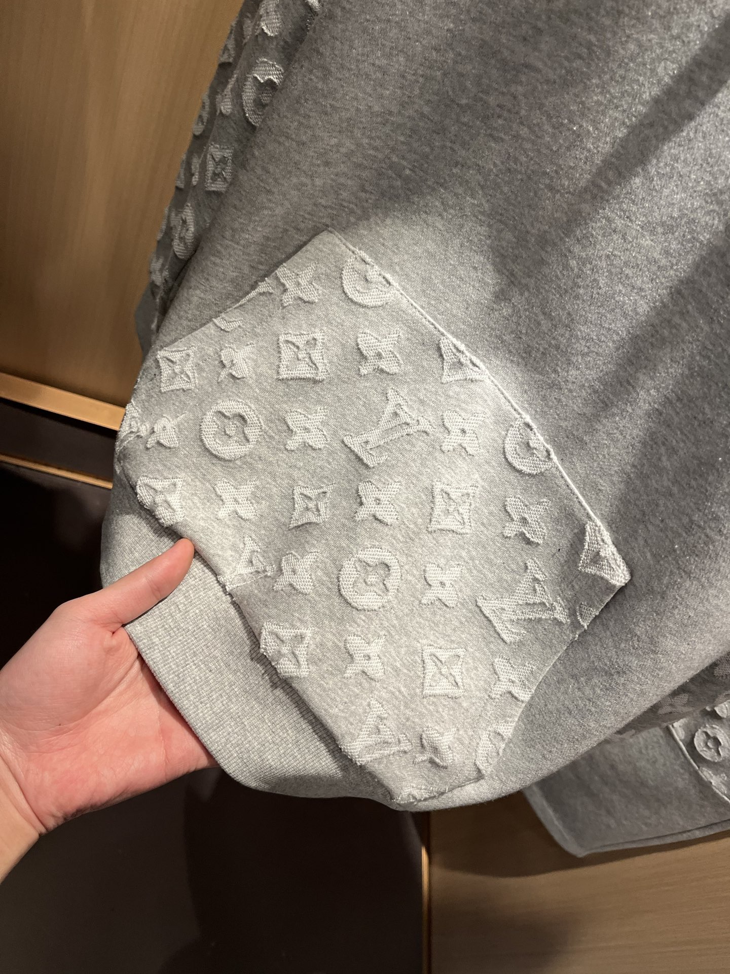 Louis Vuit*on 路易家族 2025秋冬新款套装，轻奢休闲套装，男女同款👫装饰！路易家族的新高