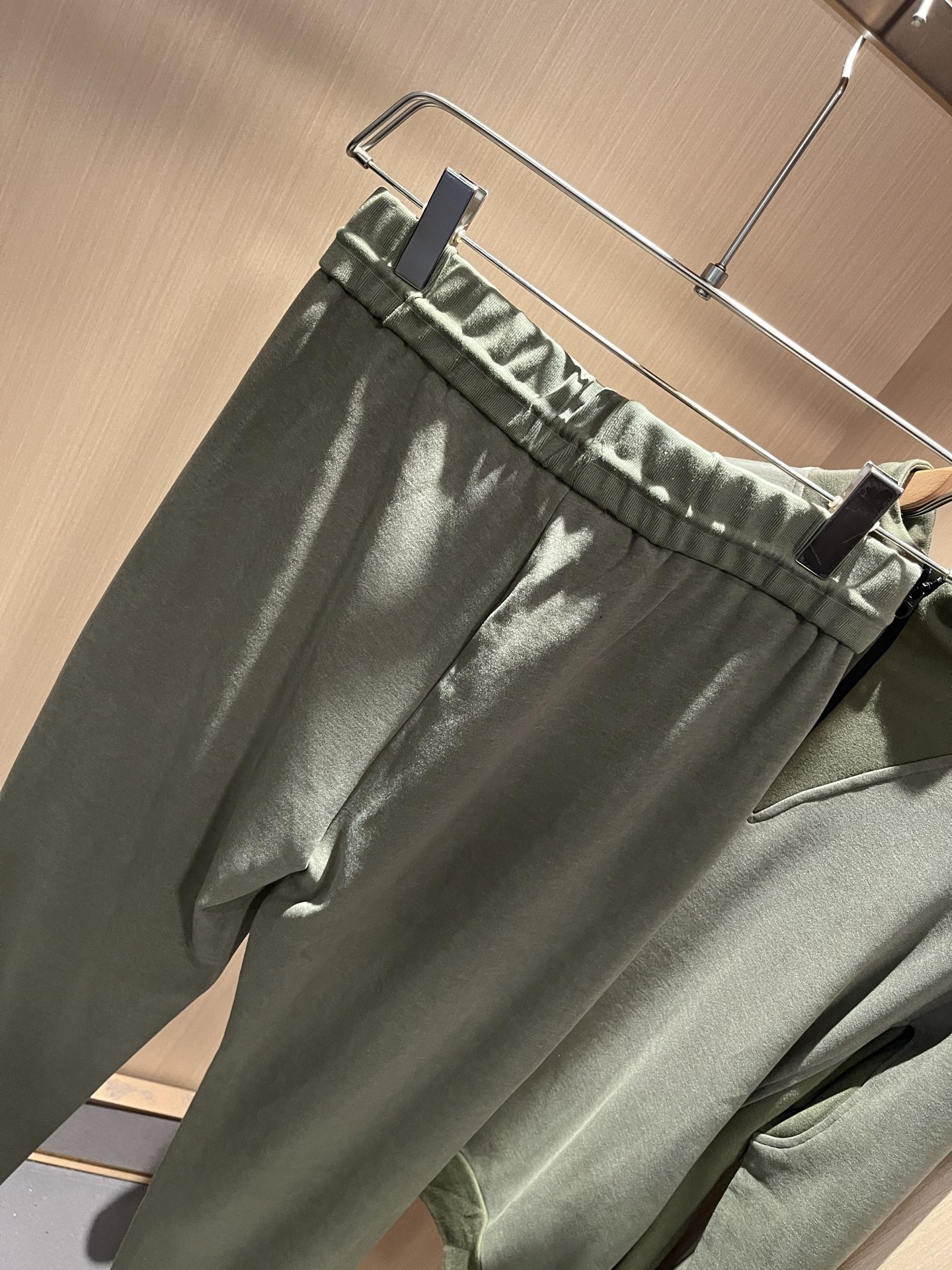 Loro Piana诺悠翩雅 2025秋冬男士套装，最新的贸易订单全品相！！网红款！上身舒适透气，不僵硬