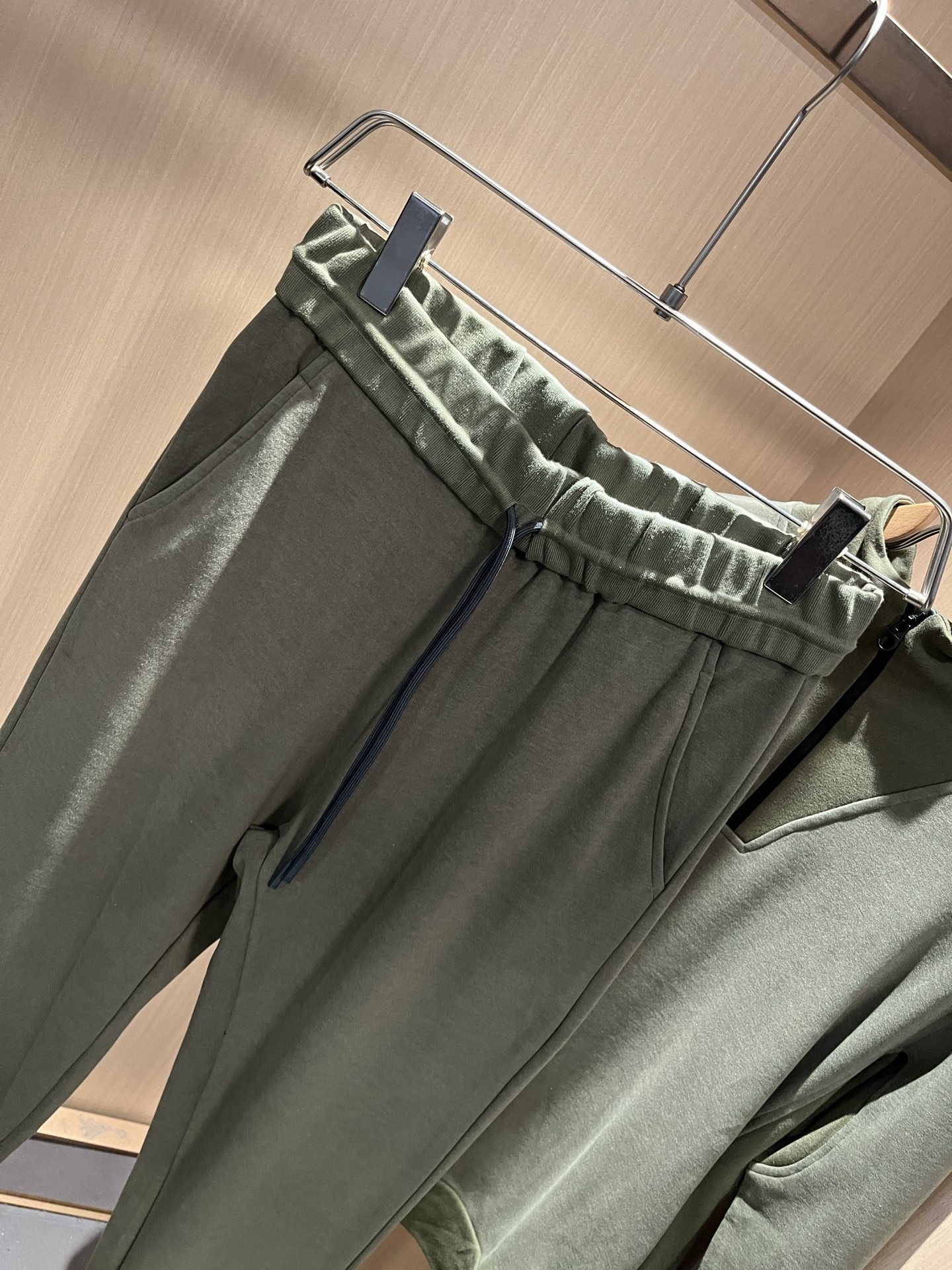 Loro Piana诺悠翩雅 2025秋冬男士套装，最新的贸易订单全品相！！网红款！上身舒适透气，不僵硬