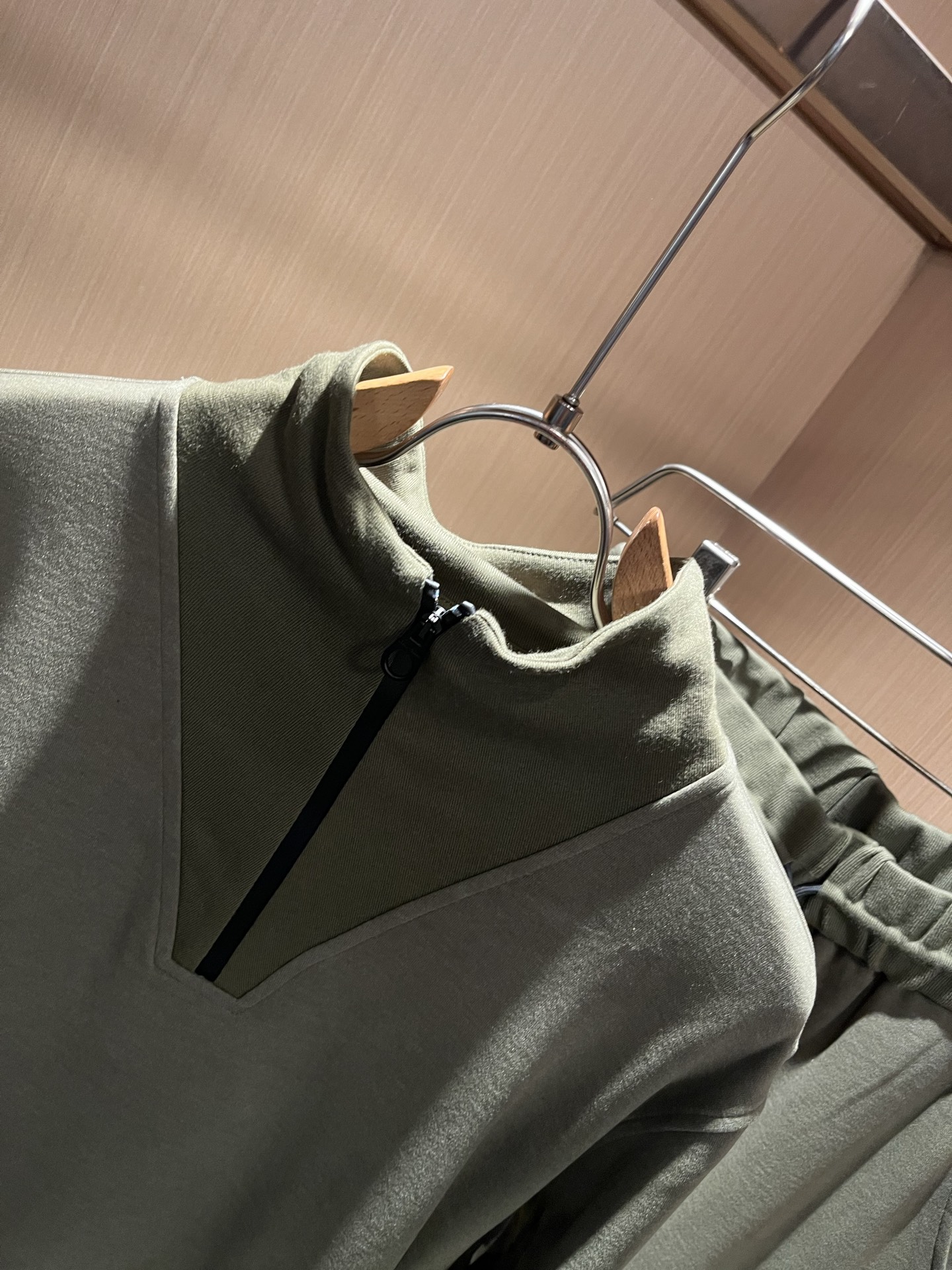 Loro Piana诺悠翩雅 2025秋冬男士套装，最新的贸易订单全品相！！网红款！上身舒适透气，不僵硬