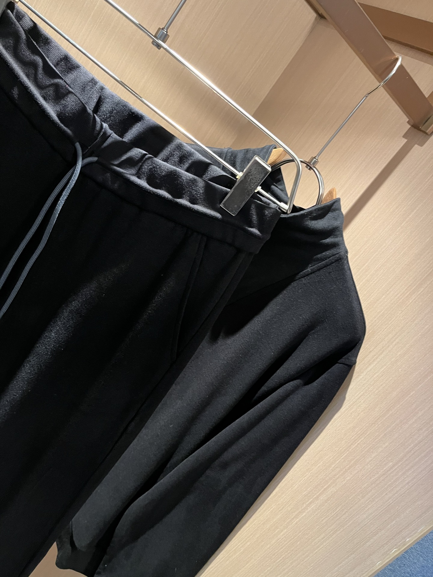 Loro Piana诺悠翩雅 2025秋冬男士套装，最新的贸易订单全品相！！网红款！上身舒适透气，不僵硬