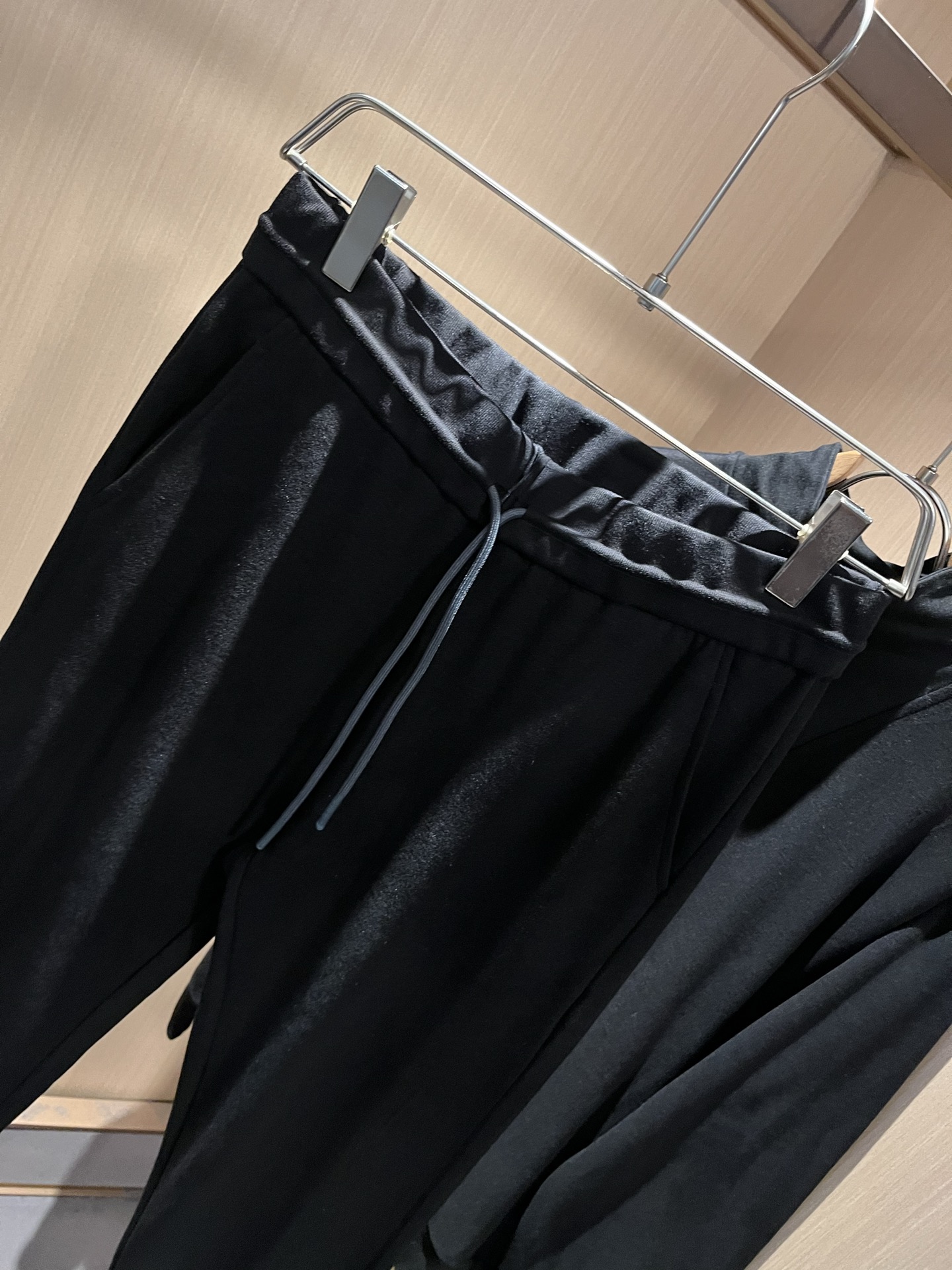 Loro Piana诺悠翩雅 2025秋冬男士套装，最新的贸易订单全品相！！网红款！上身舒适透气，不僵硬