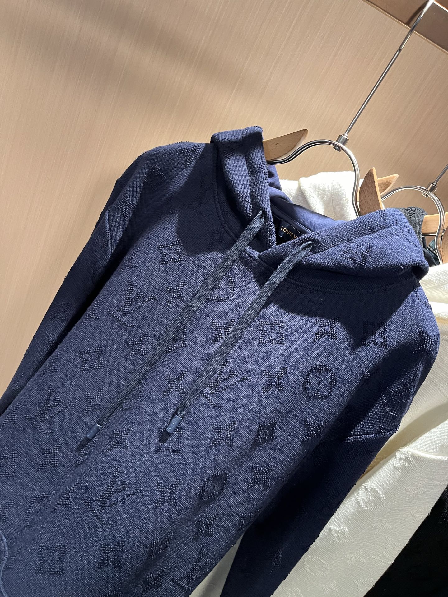 Louis Vuit*on 路易家族 2025秋冬新款Monogram系列！男女同款👫卫衣！路易家族的新