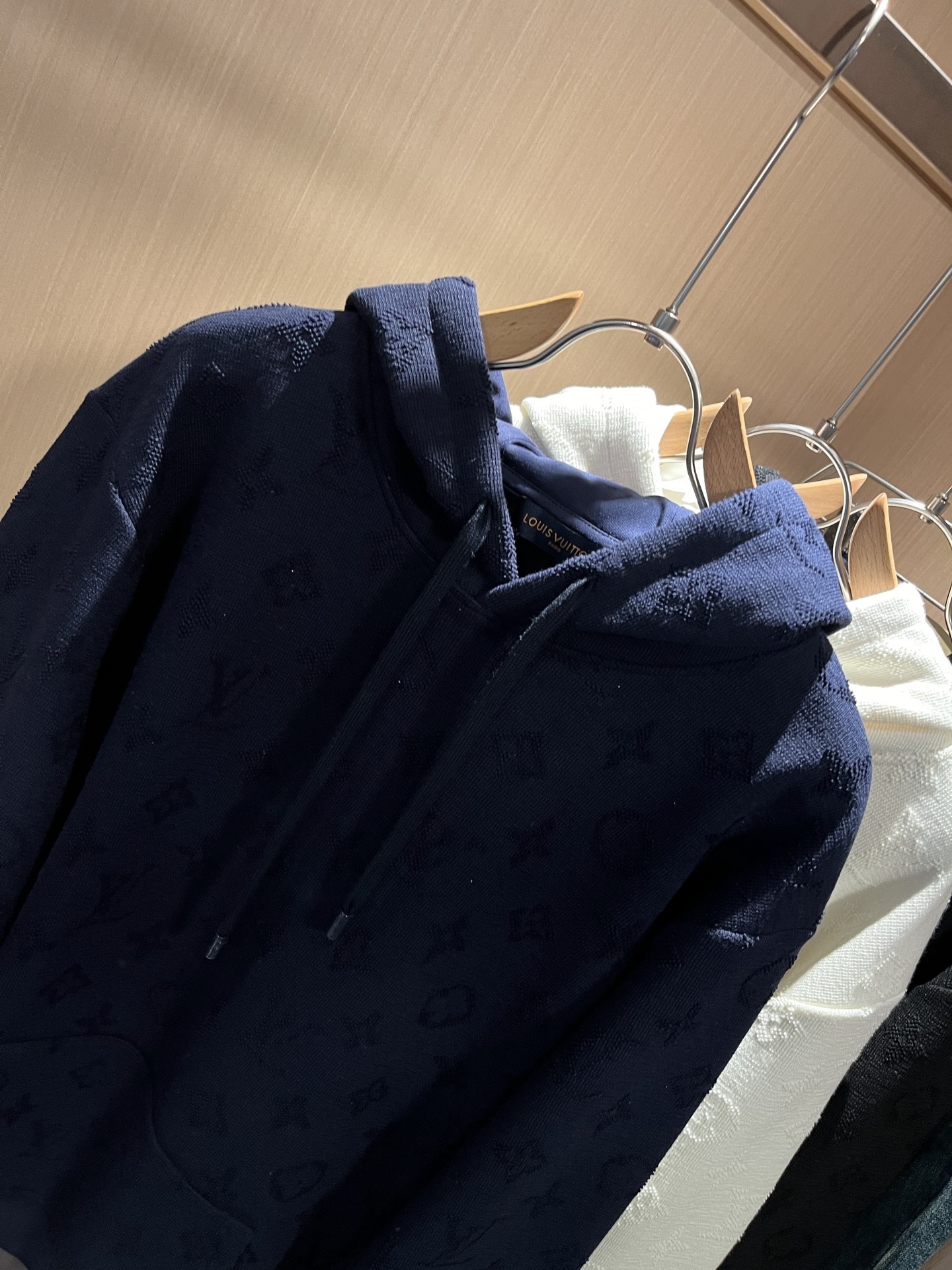 Louis Vuit*on 路易家族 2025秋冬新款Monogram系列！男女同款👫卫衣！路易家族的新