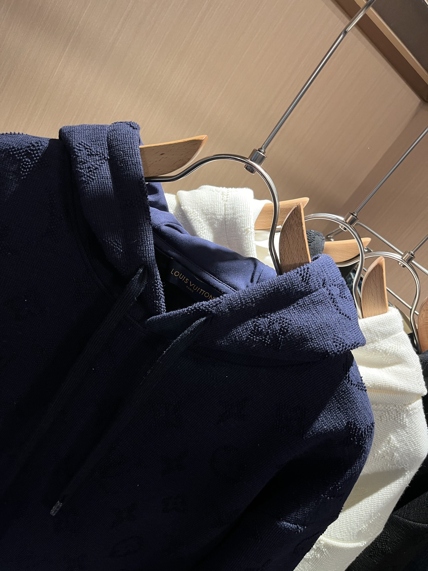 Louis Vuit*on 路易家族 2025秋冬新款Monogram系列！男女同款👫卫衣！路易家族的新