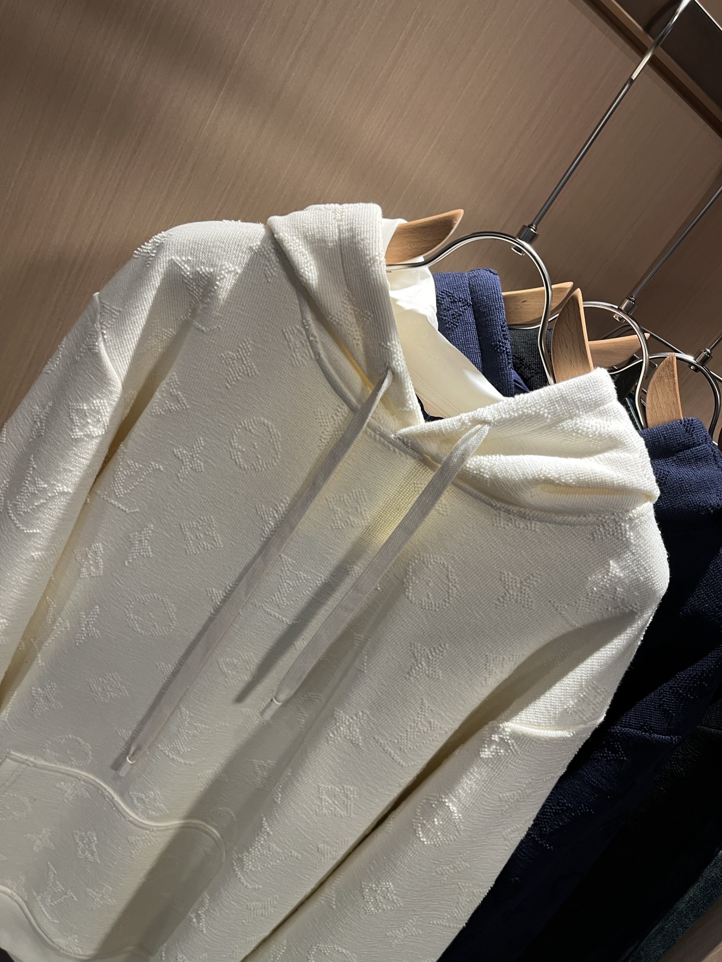 Louis Vuit*on 路易家族 2025秋冬新款Monogram系列！男女同款👫卫衣！路易家族的新