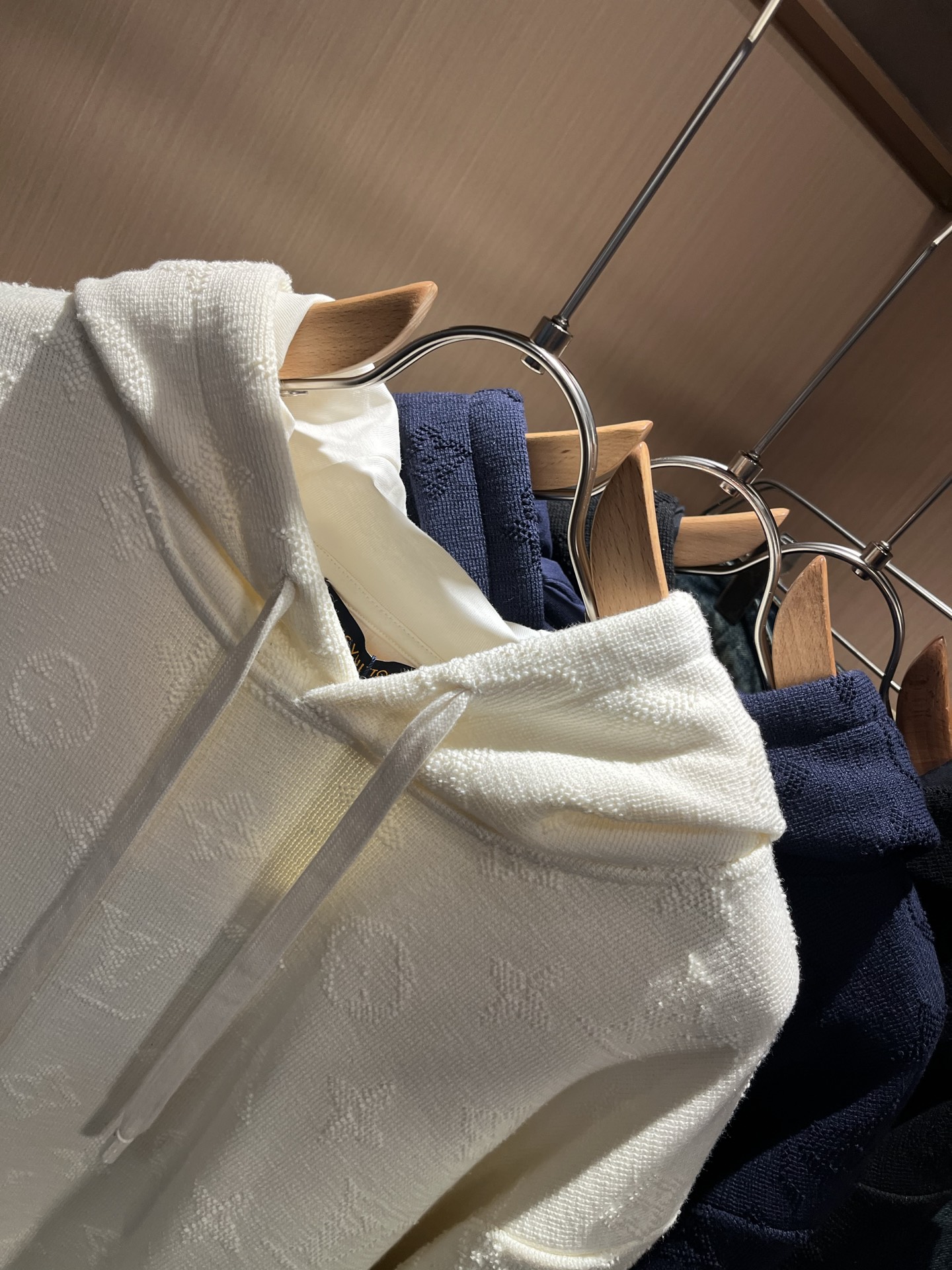 Louis Vuit*on 路易家族 2025秋冬新款Monogram系列！男女同款👫卫衣！路易家族的新