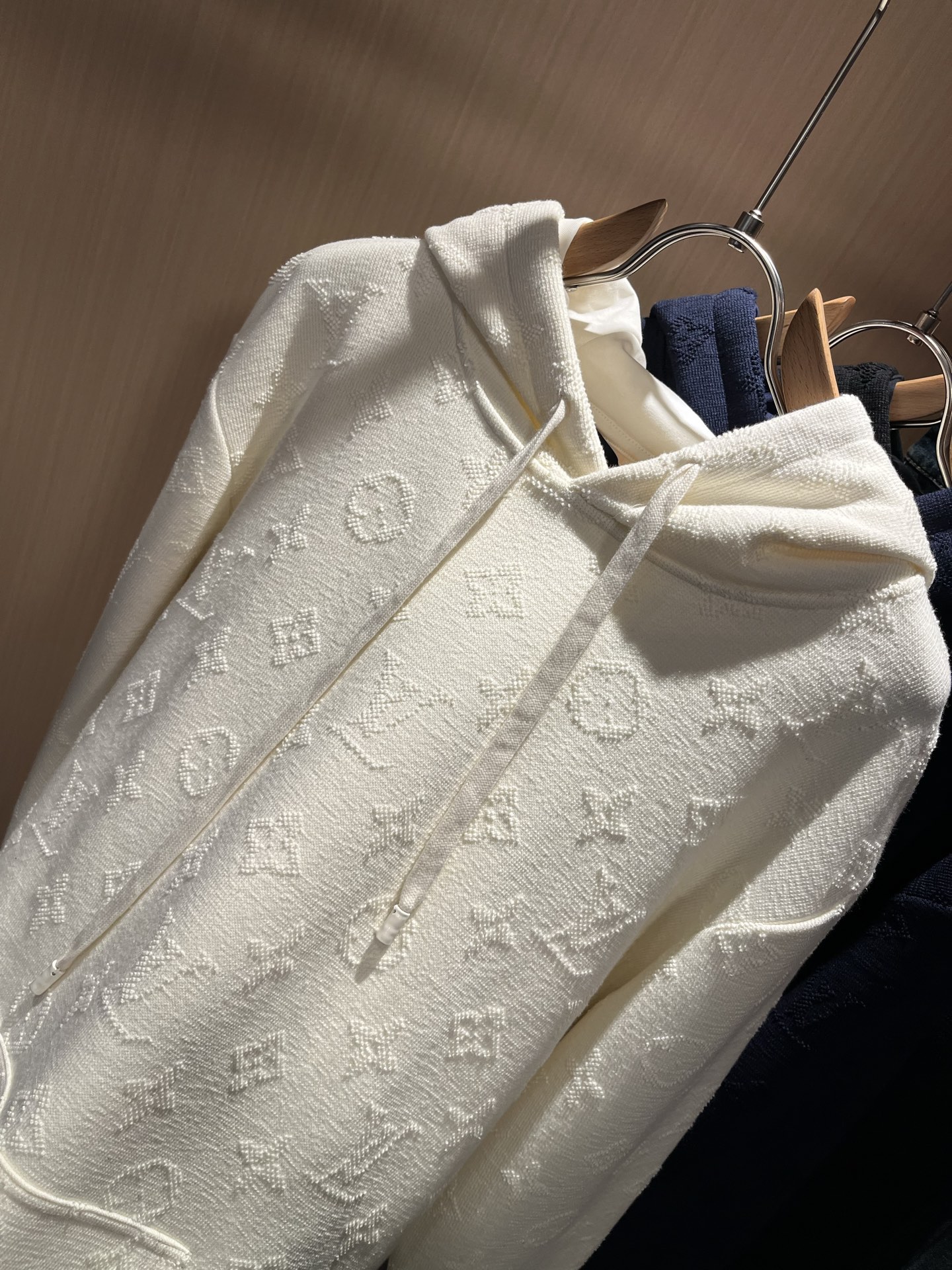 Louis Vuit*on 路易家族 2025秋冬新款Monogram系列！男女同款👫卫衣！路易家族的新