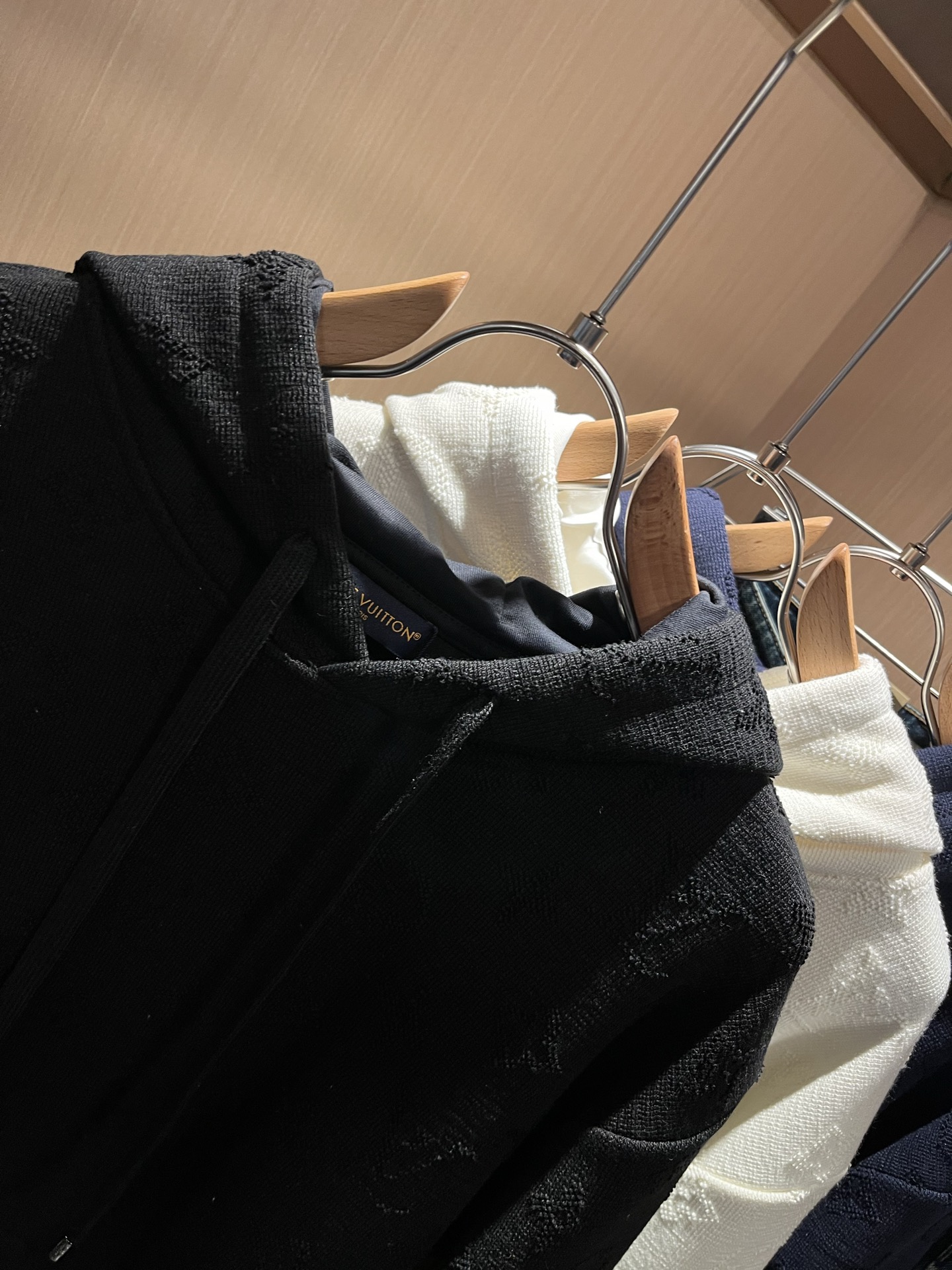 Louis Vuit*on 路易家族 2025秋冬新款Monogram系列！男女同款👫卫衣！路易家族的新