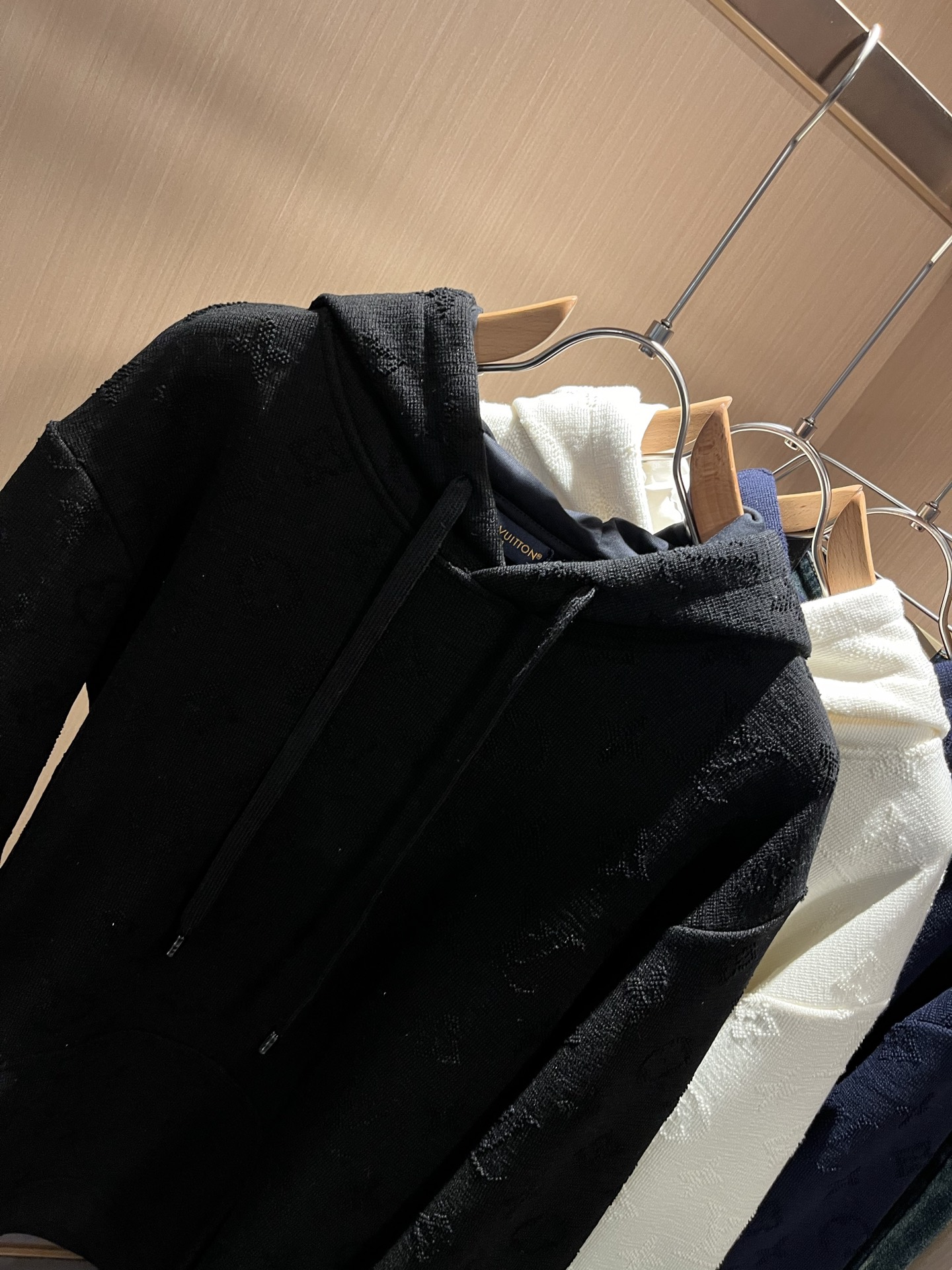 Louis Vuit*on 路易家族 2025秋冬新款Monogram系列！男女同款👫卫衣！路易家族的新