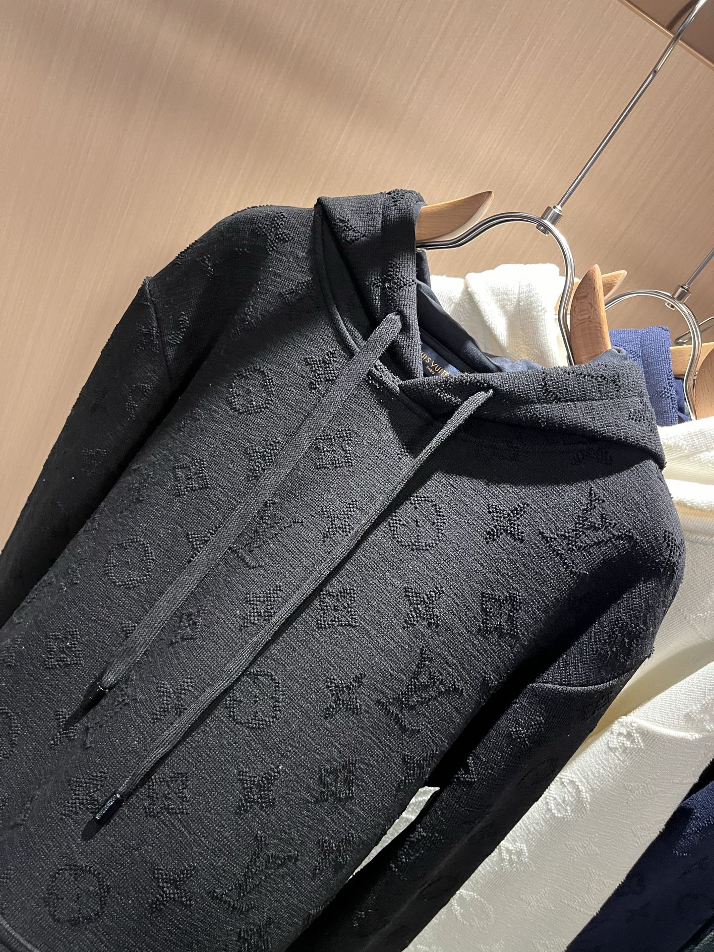 Louis Vuit*on 路易家族 2025秋冬新款Monogram系列！男女同款👫卫衣！路易家族的新