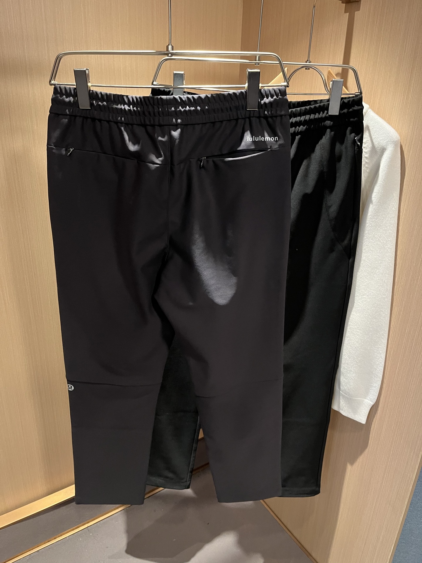 lululemon 露露乐蒙 2025秋冬新款男女同款👫休闲裤，意大利原厂订单渠道，极具个性高级风，标志