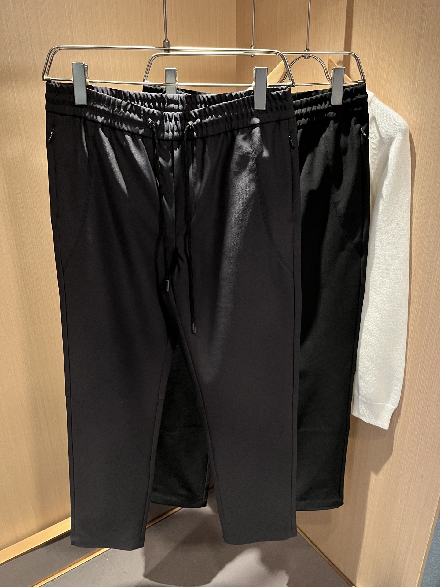 lululemon 露露乐蒙 2025秋冬新款男女同款👫休闲裤，意大利原厂订单渠道，极具个性高级风，标志