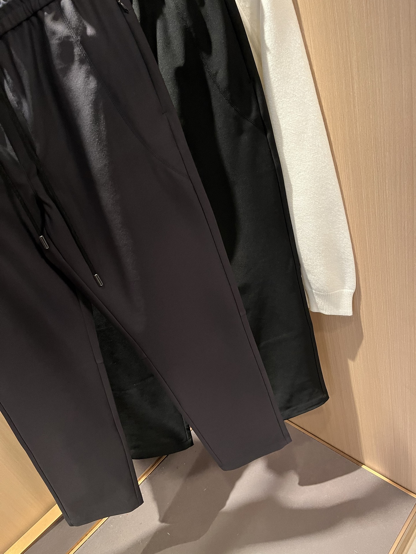 lululemon 露露乐蒙 2025秋冬新款男女同款👫休闲裤，意大利原厂订单渠道，极具个性高级风，标志