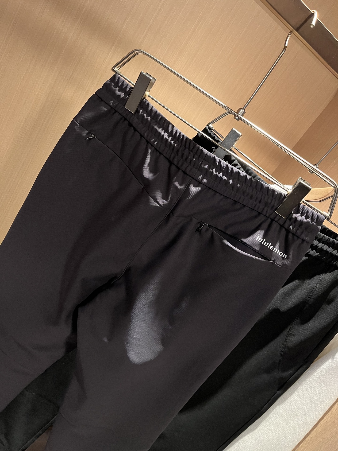 lululemon 露露乐蒙 2025秋冬新款男女同款👫休闲裤，意大利原厂订单渠道，极具个性高级风，标志