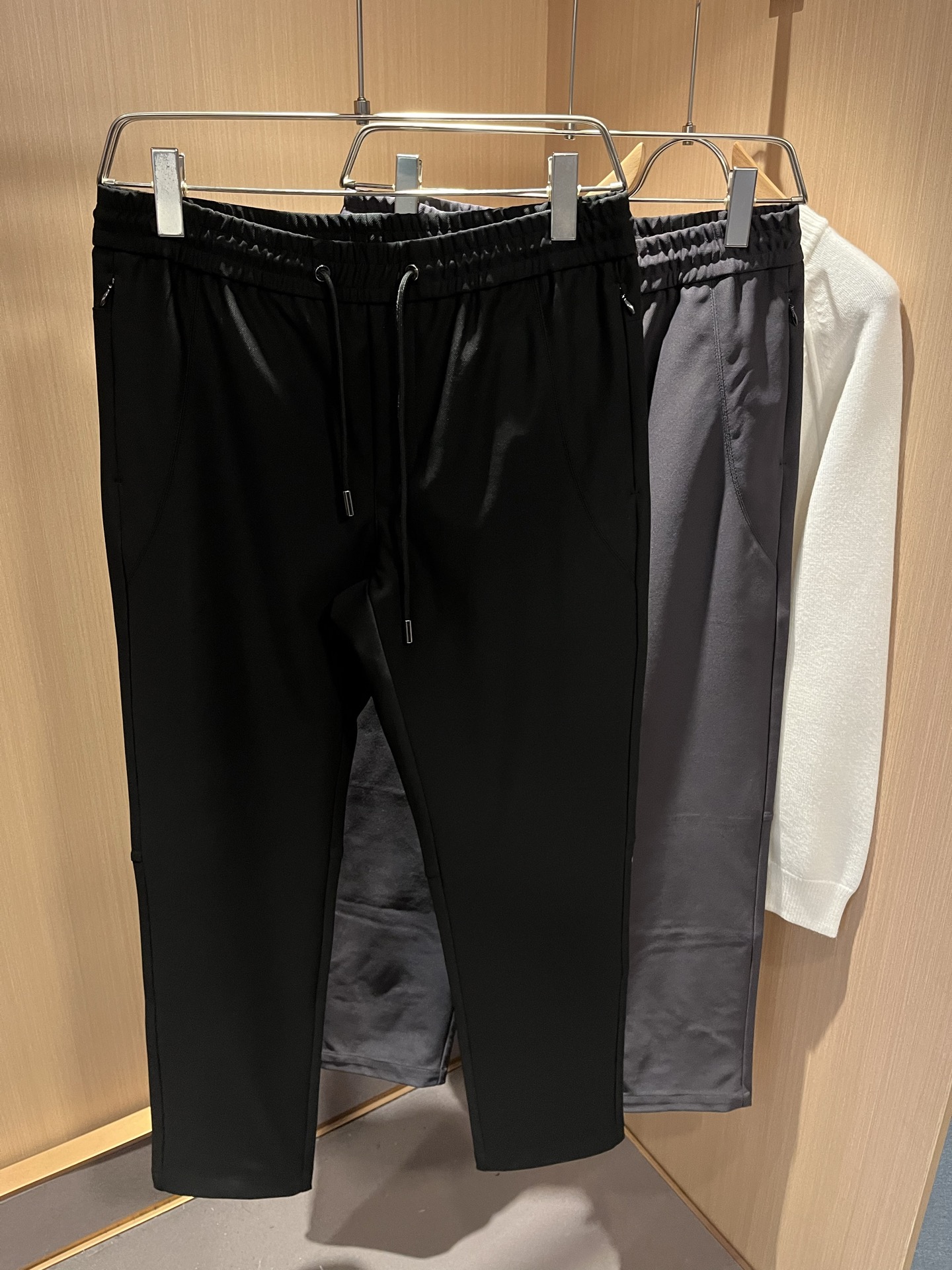 lululemon 露露乐蒙 2025秋冬新款男女同款👫休闲裤，意大利原厂订单渠道，极具个性高级风，标志