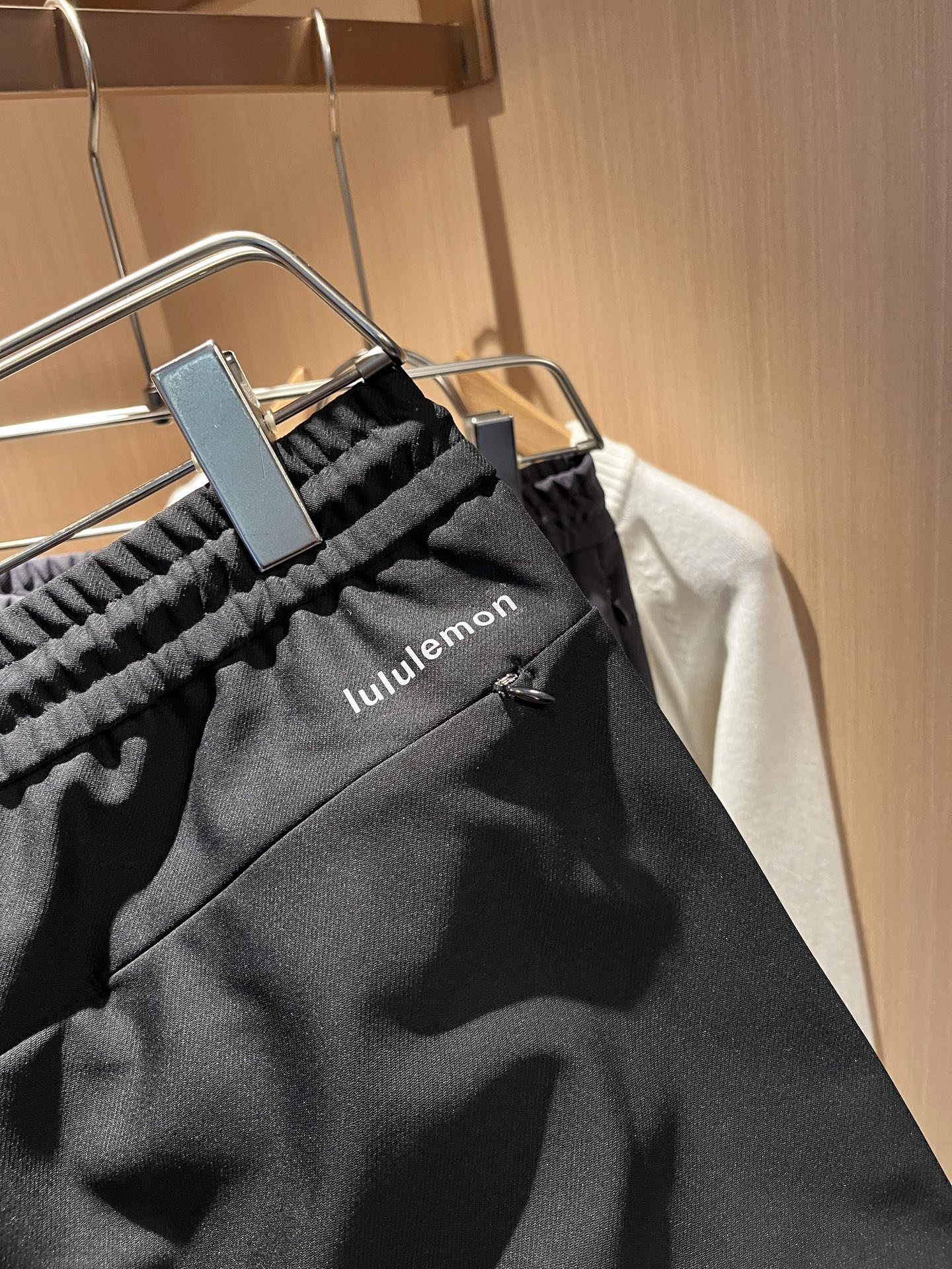 lululemon 露露乐蒙 2025秋冬新款男女同款👫休闲裤，意大利原厂订单渠道，极具个性高级风，标志