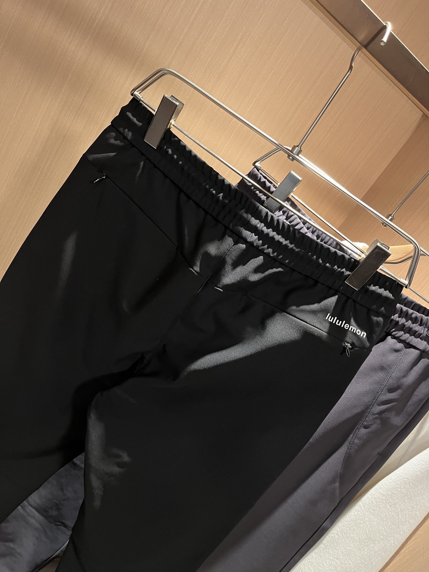 lululemon 露露乐蒙 2025秋冬新款男女同款👫休闲裤，意大利原厂订单渠道，极具个性高级风，标志