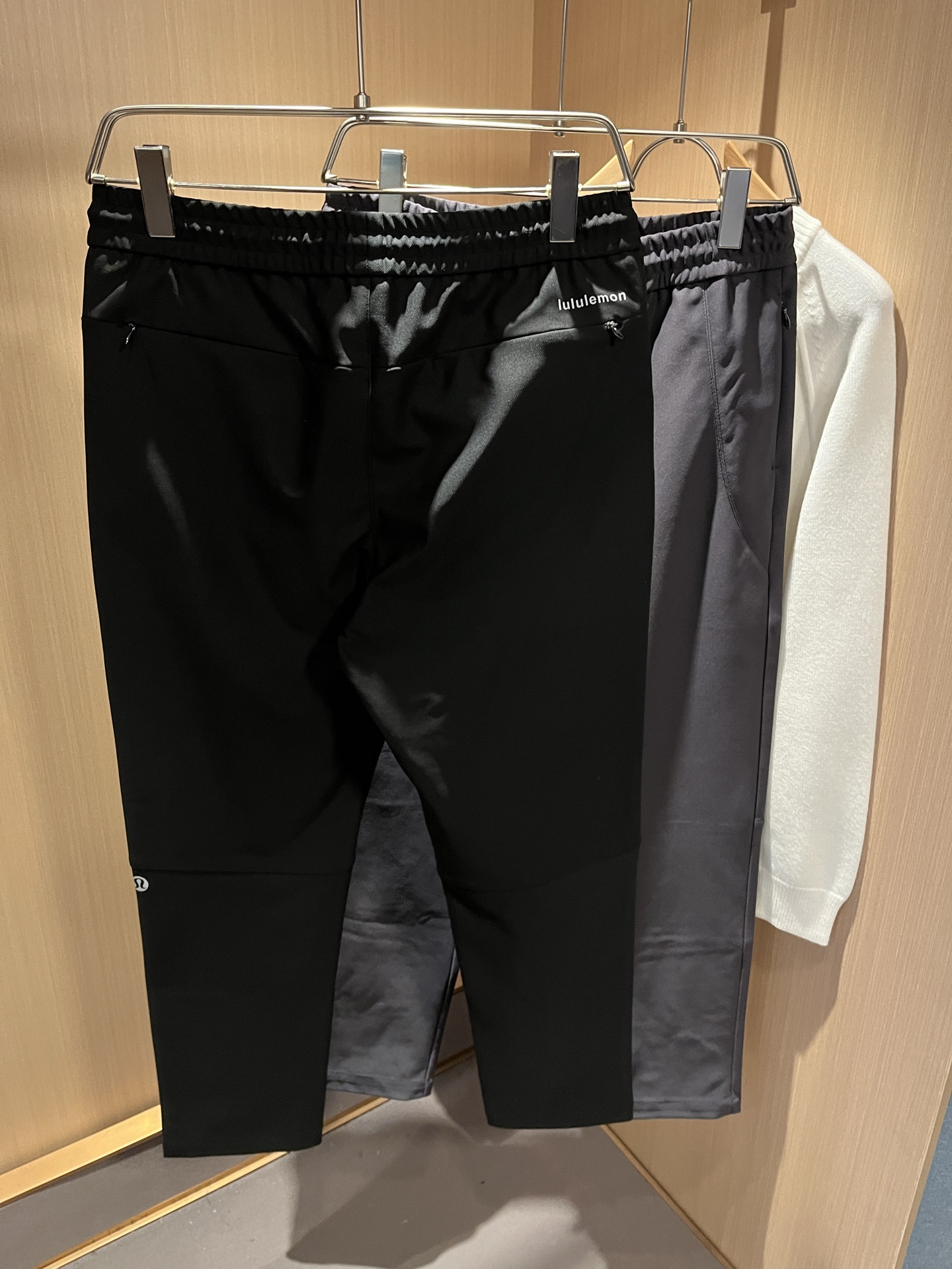 lululemon 露露乐蒙 2025秋冬新款男女同款👫休闲裤，意大利原厂订单渠道，极具个性高级风，标志