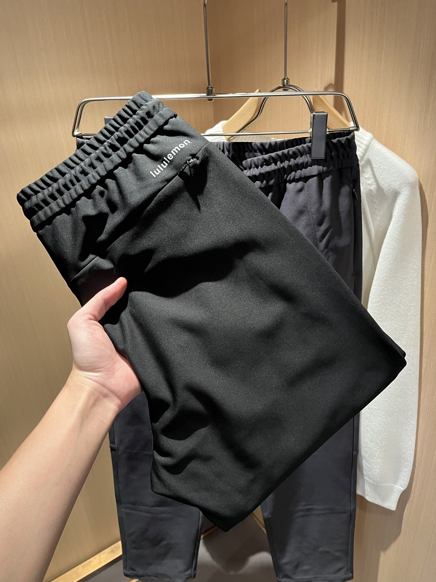 lululemon 露露乐蒙 2025秋冬新款男女同款👫休闲裤，意大利原厂订单渠道，极具个性高级风，标志