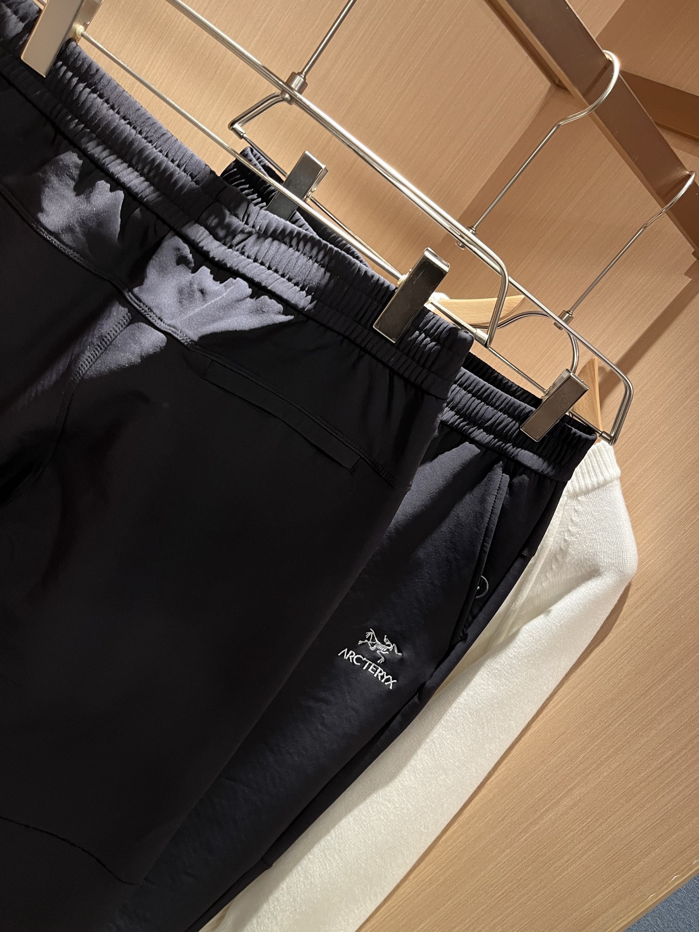 ARCTER*X始*祖鸟 2025秋冬新款休闲运动风格休闲裤，户外品牌可能大家第一想到的就是加拿大鹅、始